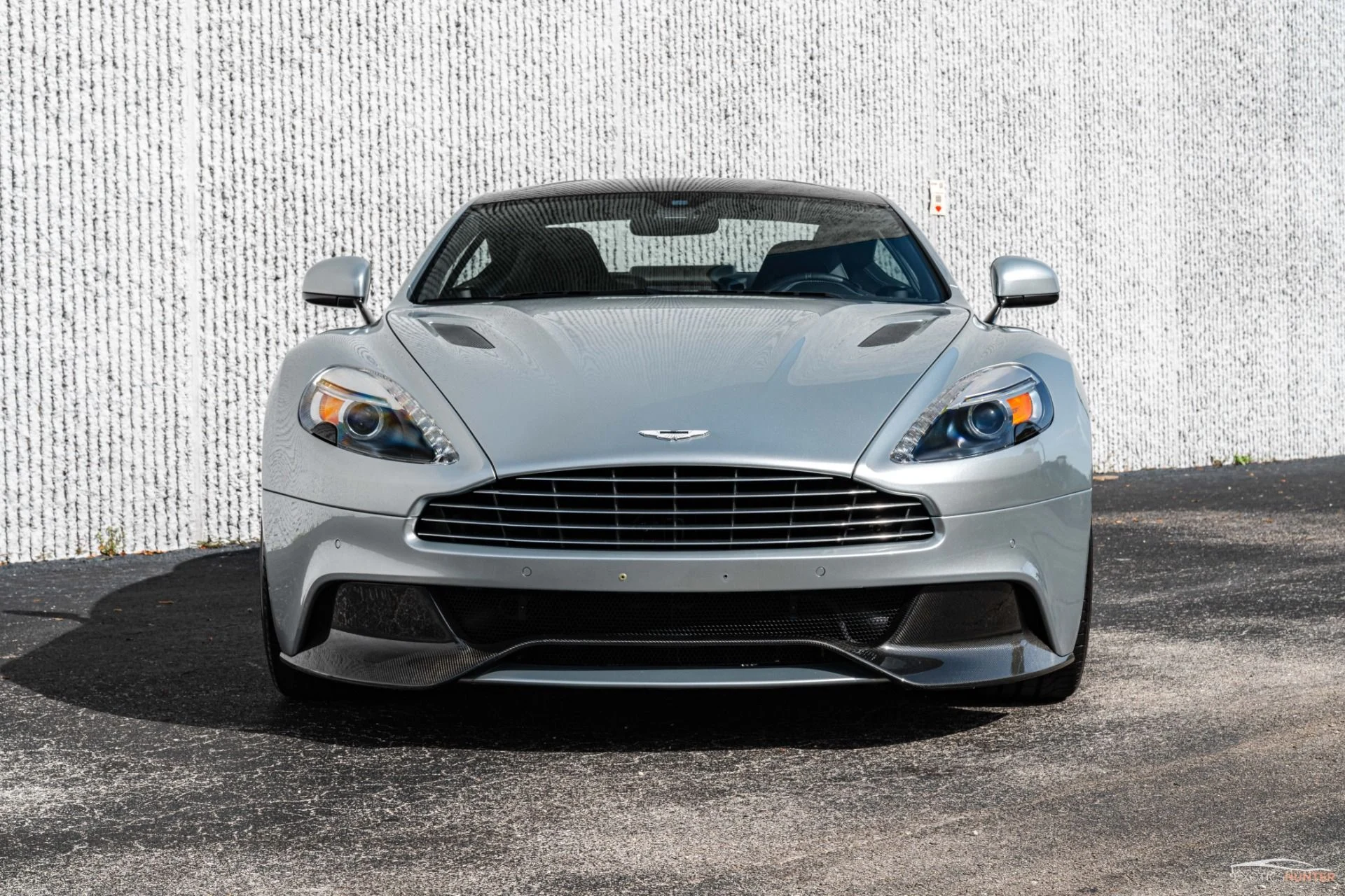 mph022_183958984_Used_2014_Aston_Martin_Vanquish_Iconic_Skyfall_Silver_w_One77_Steering_Wheel_Carbon_Roof_1721934406_2e24812e98