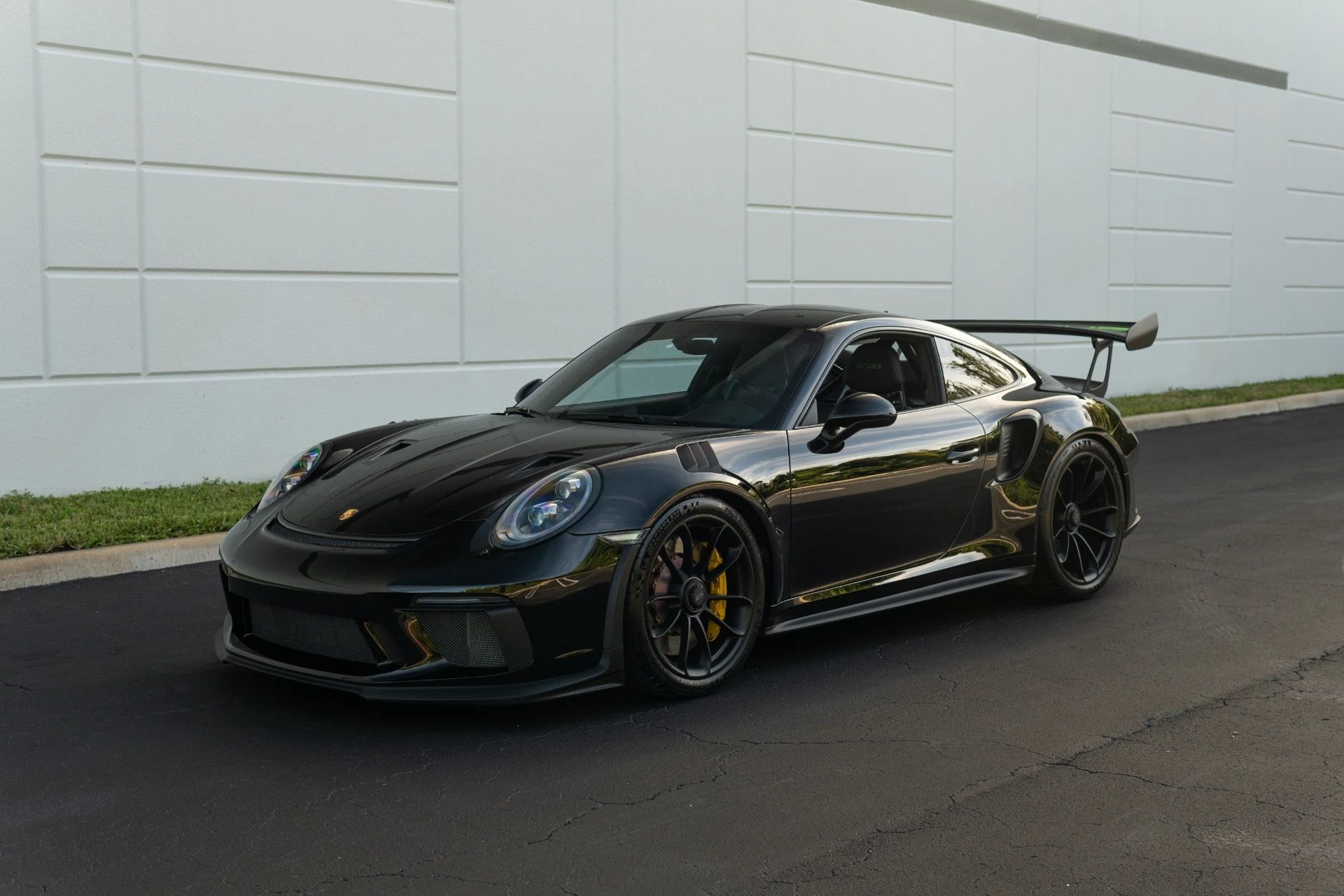 mph022_1845659781_Used_2019_Porsche_911_GT_3_RS_1765832694_9ea39c748d