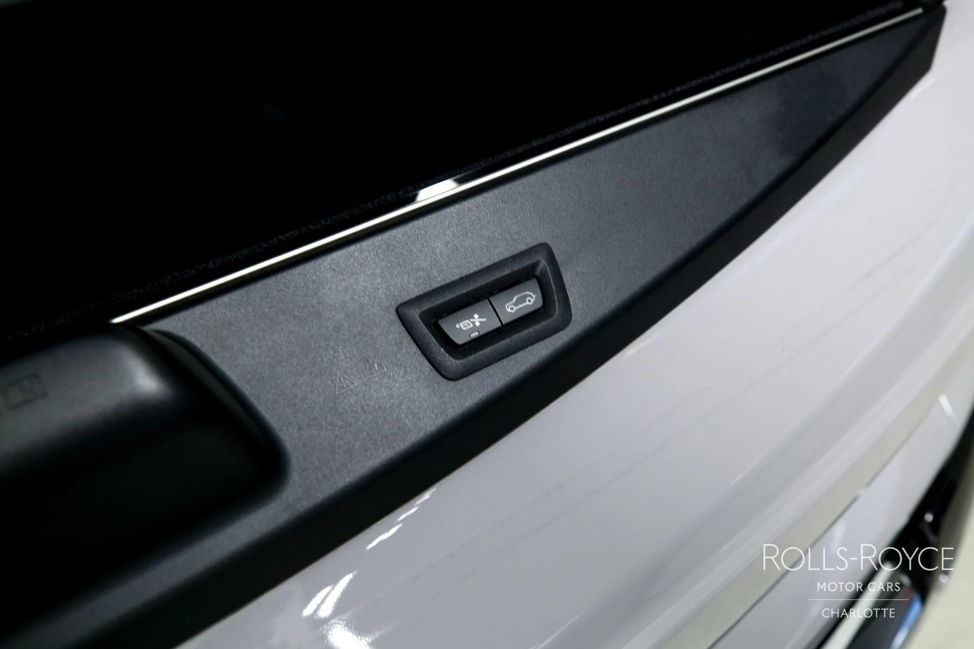 mph022_1849485055_Used_2025_Rolls_Royce_Cullinan_1771363273_62a0007e3d