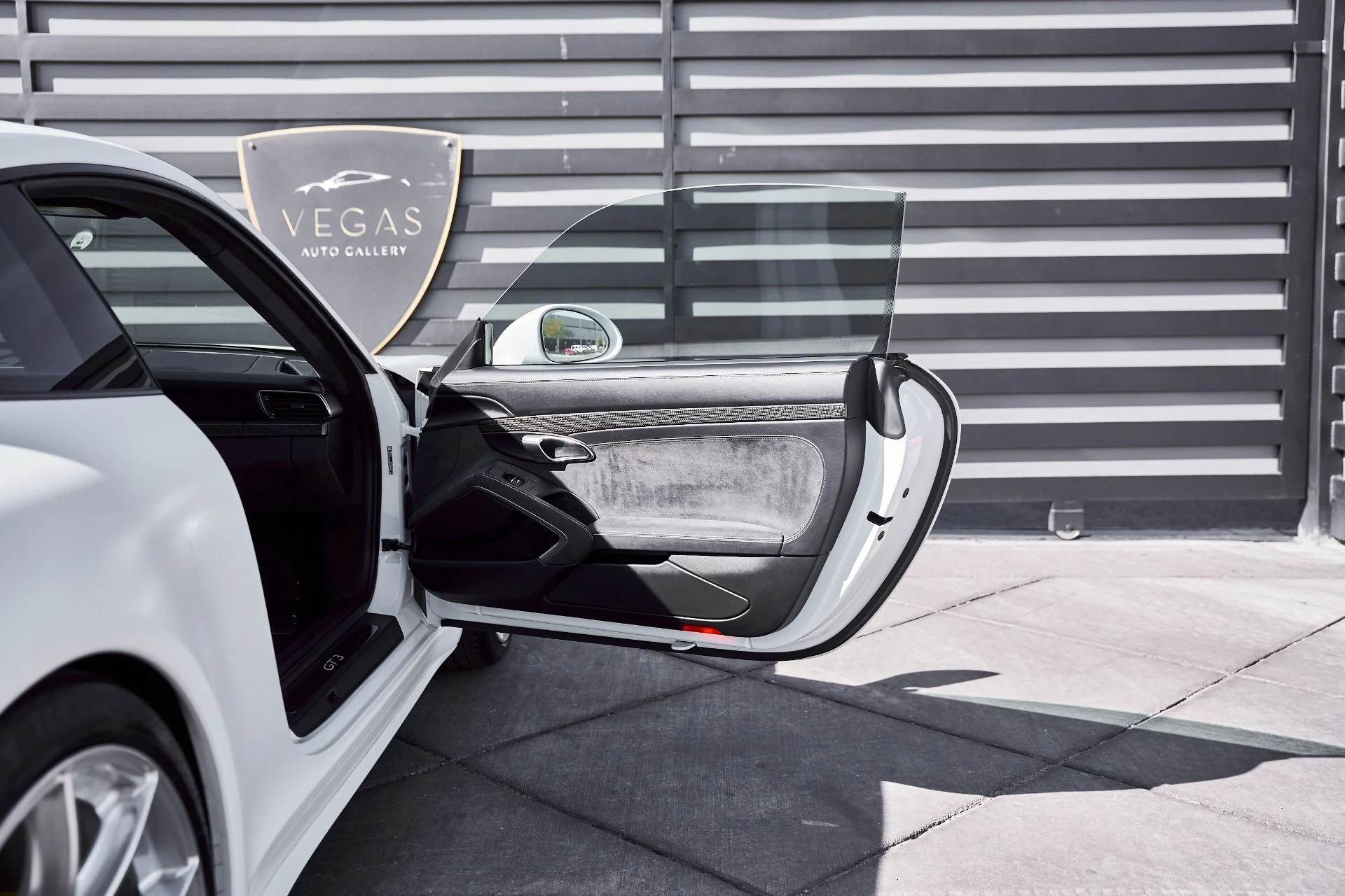 mph022_1853009999_Used_2015_Porsche_911_GT_3_1771890199_1b78bd13b2