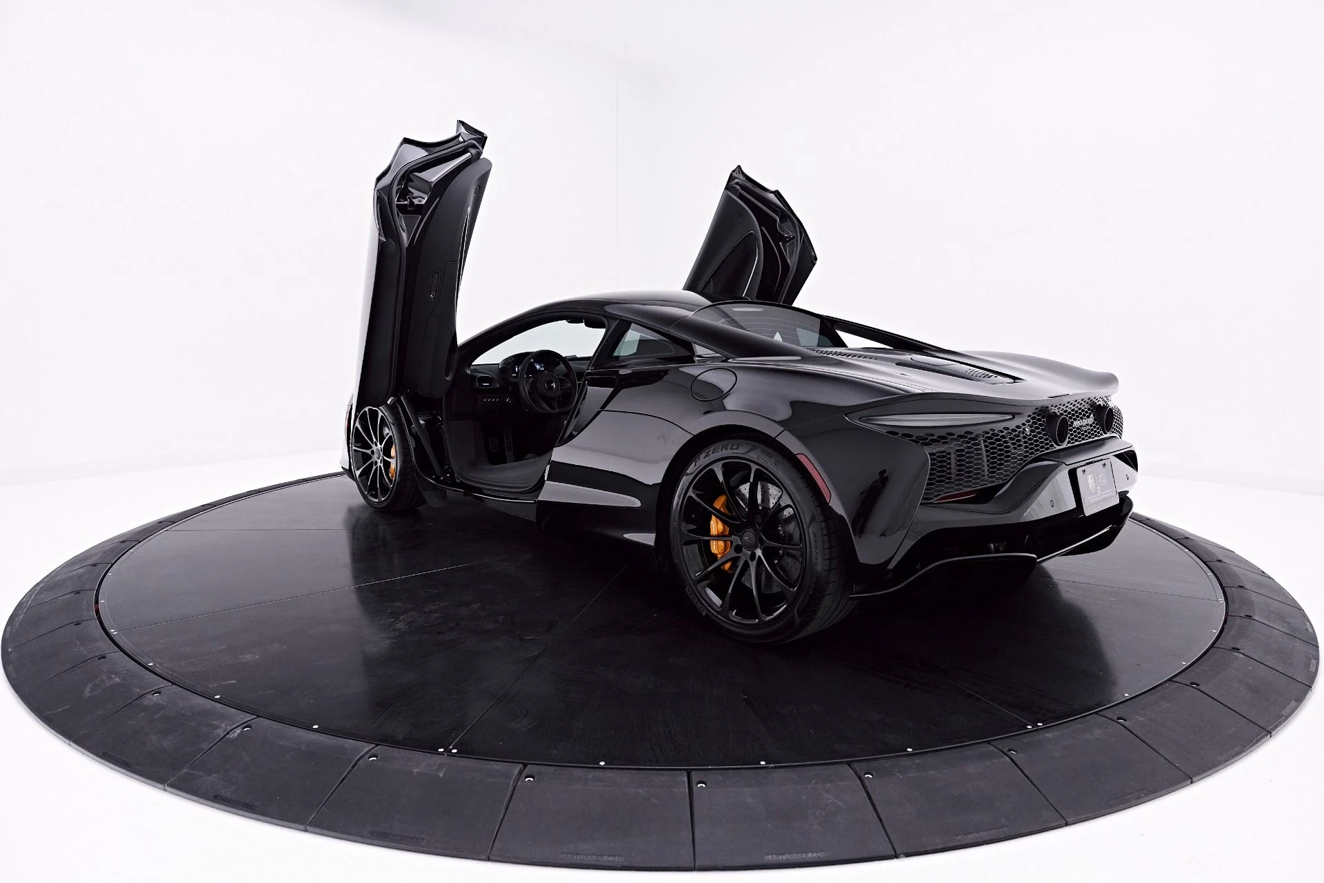 mph022_1853670371_Used_2026_Mc_Laren_Artura_Vision_1777507455_28fa879c0d