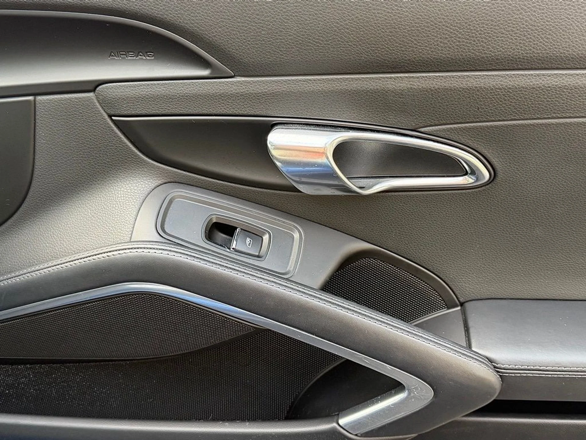 mph022_1853830522_4c61c20b4dfd24a9c3c83f88316d1041x_4d15f2ffa4