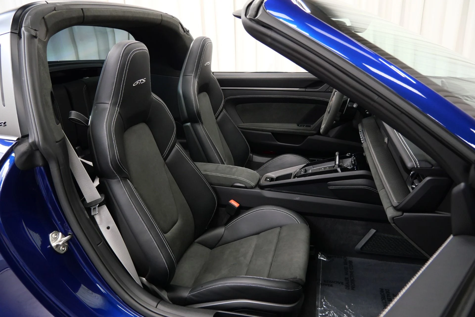 mph022_1854493052_Used_2023_Porsche_911_Targa_4_GTS_1761682285_27eb510420