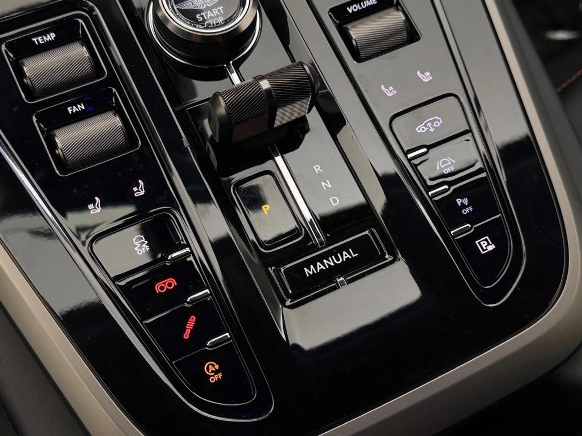 mph022_1855765169_7icf3ew5iqctrln1dei5w99047zr_db2884ed2d