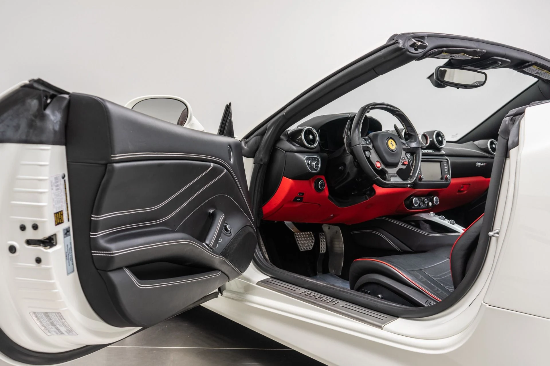 mph022_1856545306_Used_2016_Ferrari_California_T_257_K_MSRP_Ventilated_Seats_Carbon_Fiber_Driving_Zone_1790094264_cb40c43329