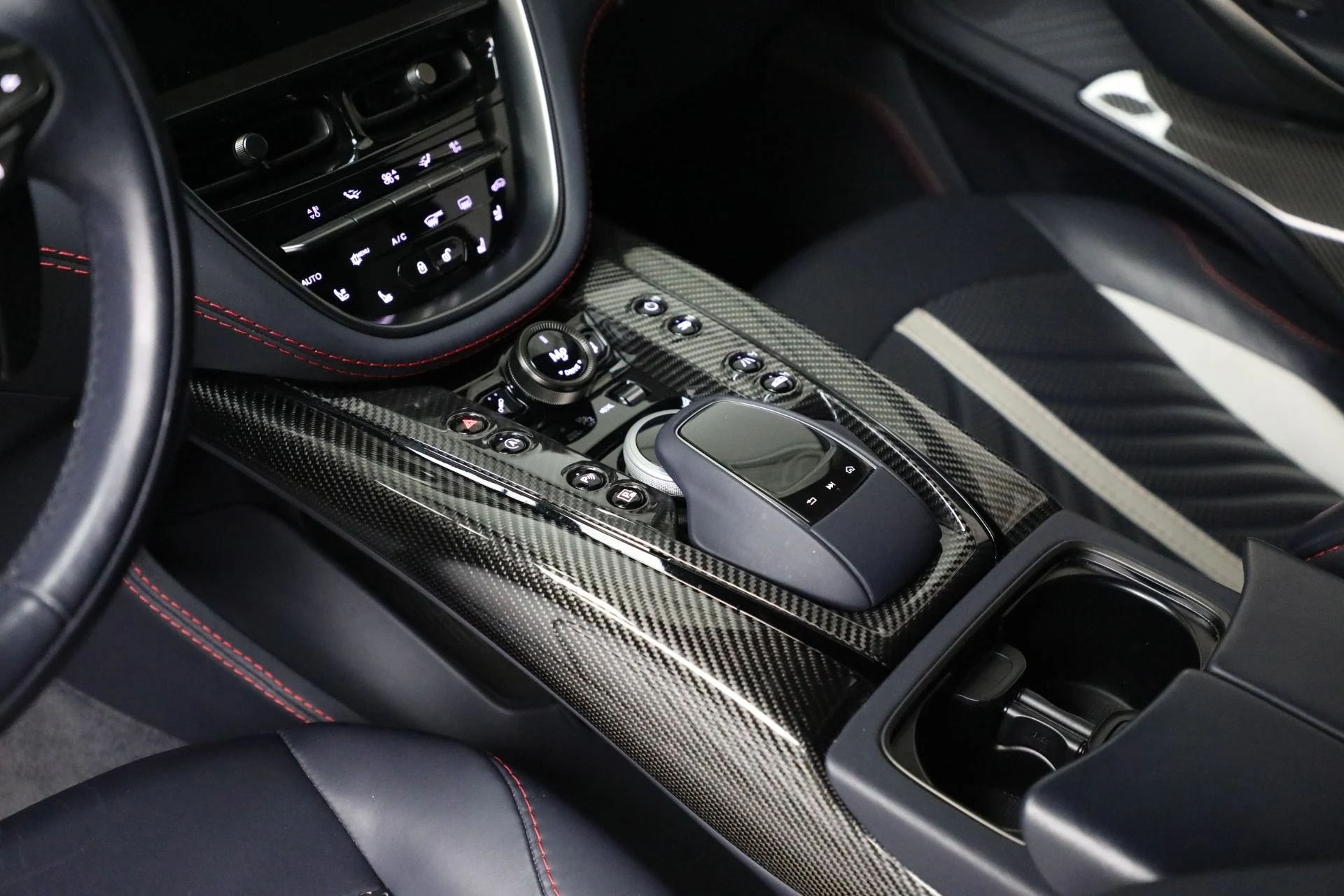 mph022_1859156410_Used_2023_Aston_Martin_DBX_707_06d69c9d78