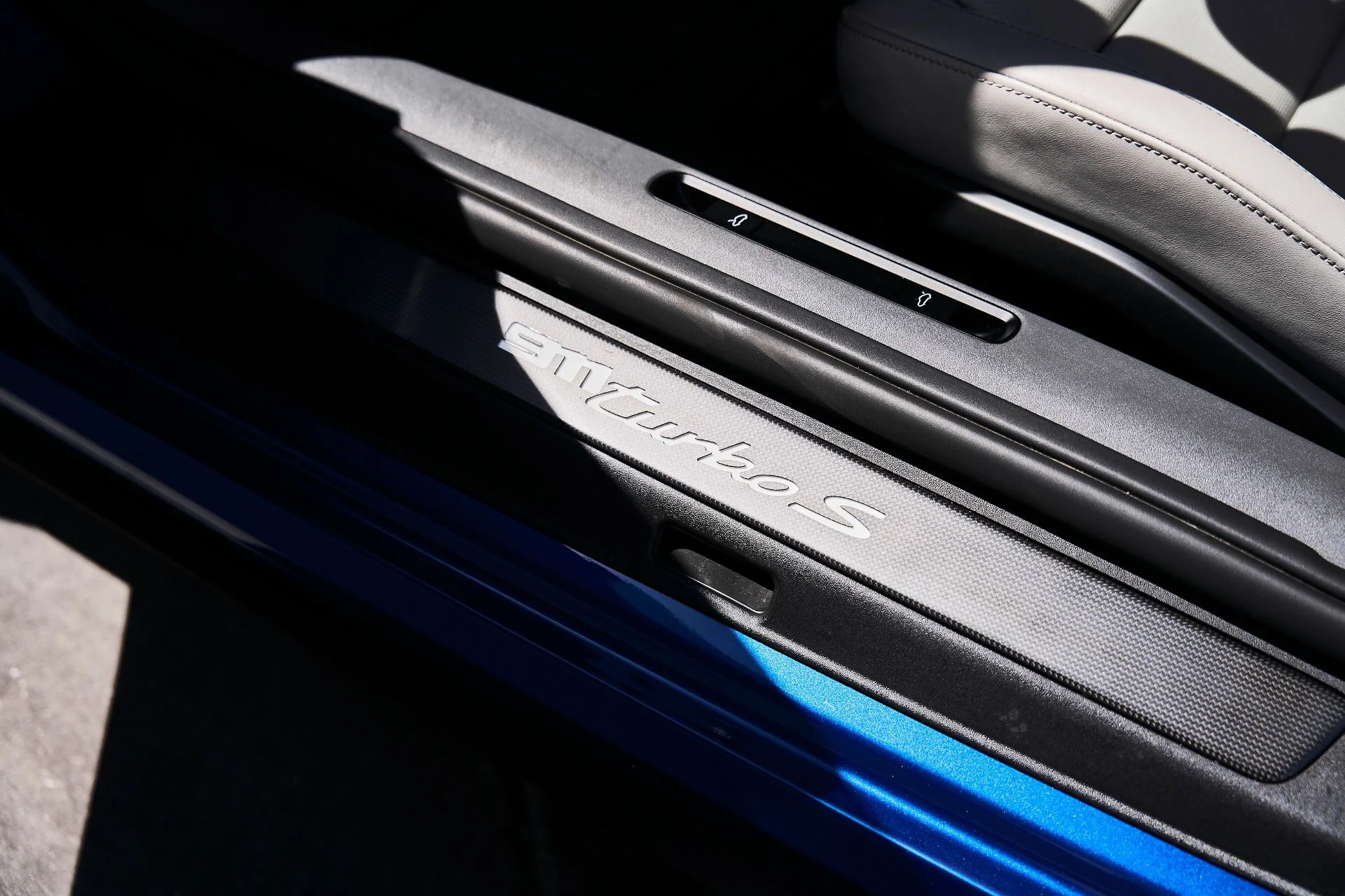mph022_1859926273_Used_2025_Porsche_911_Turbo_S_1780446729_c7193432c3