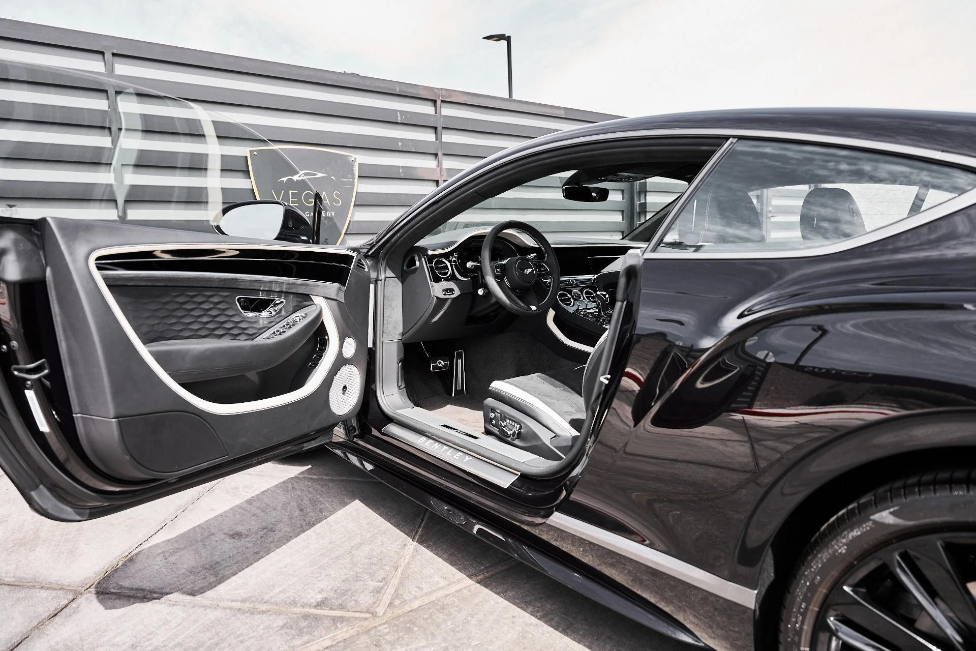 mph022_1862118482_Used_2025_Bentley_Continental_GT_Speed_1777077726_afa41c279b