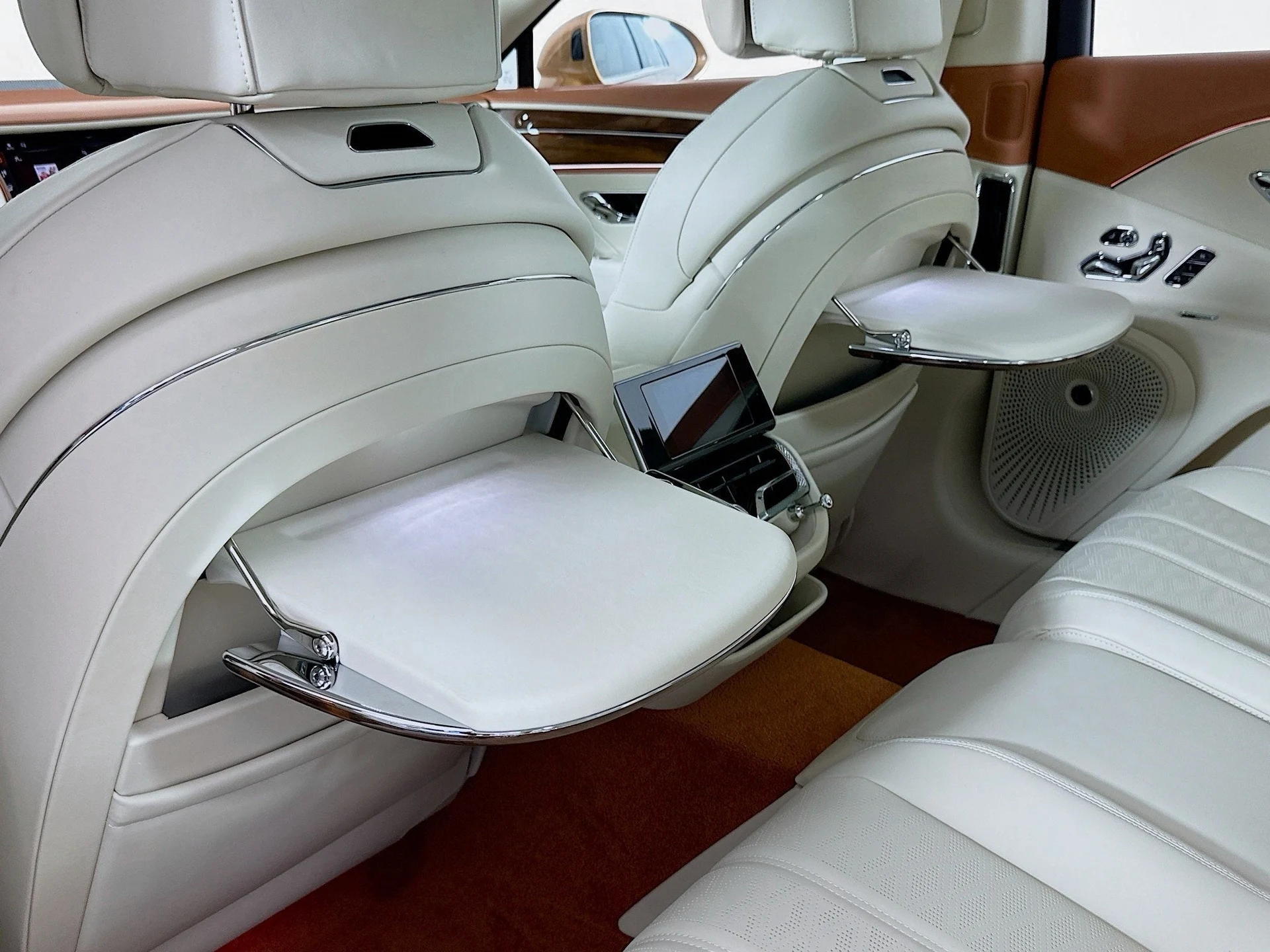 mph022_186326177_23_645cc0c746