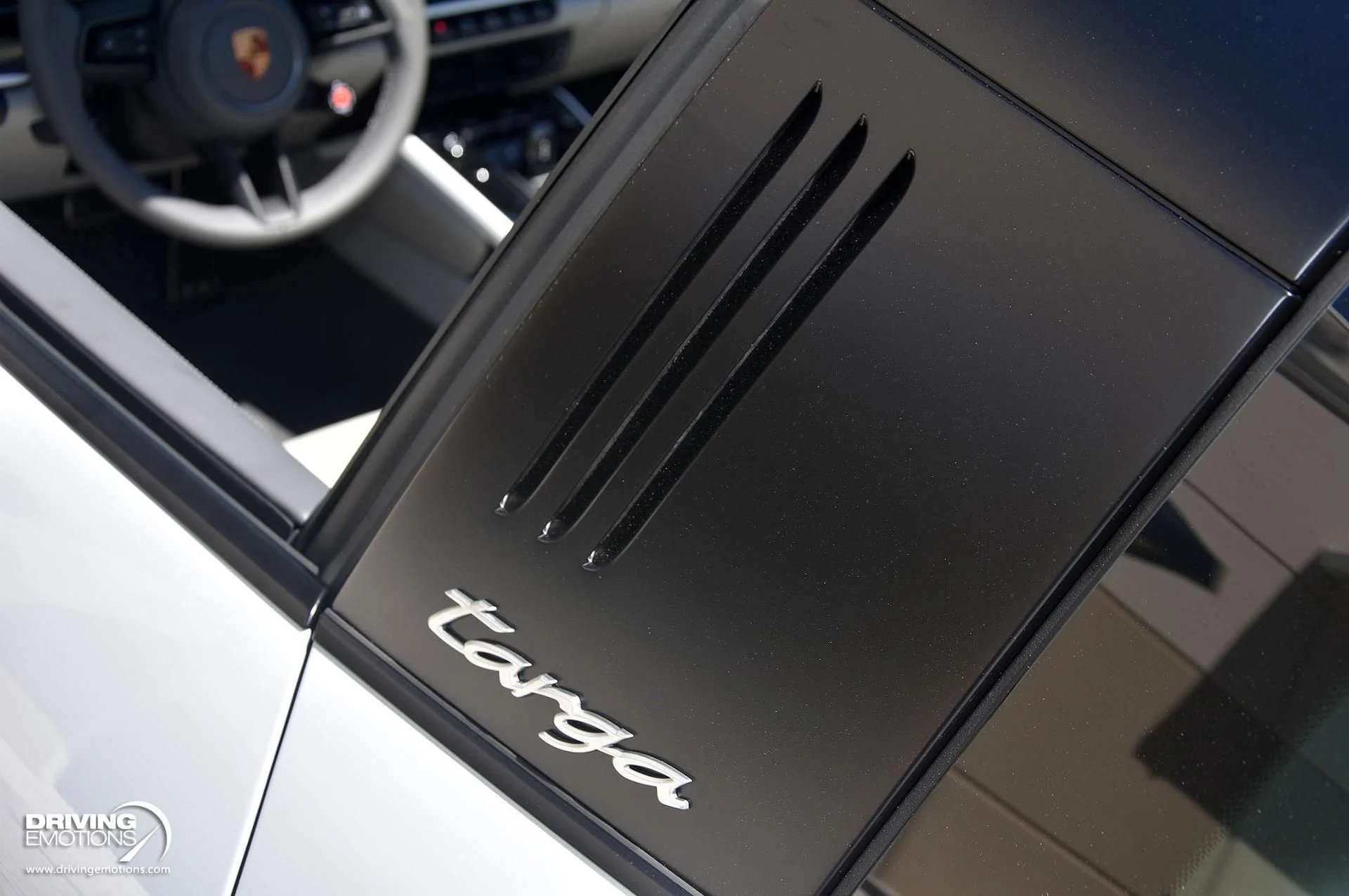 mph022_1875662697_898_p23_l_4162f8d433