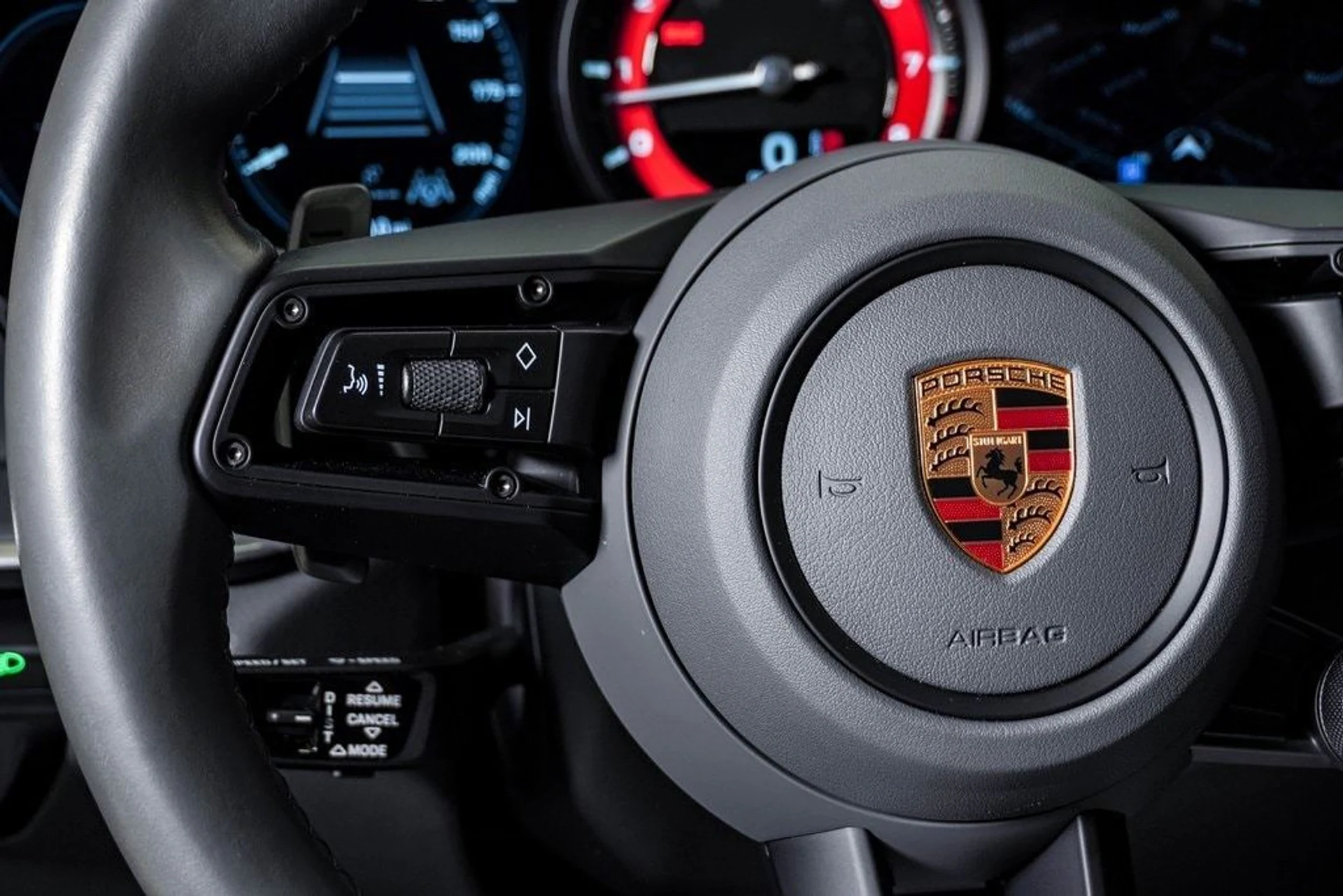 mph022_1881251755_f081348e3608ddba91d906ed3352e86cx_0993541264