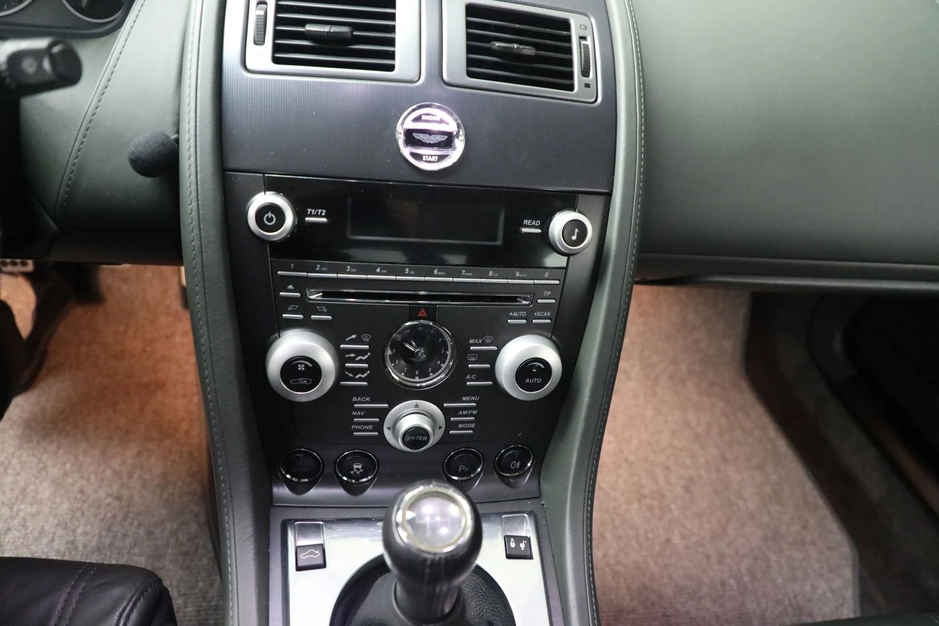 mph022_1886276480_Used_2011_Aston_Martin_V12_Vantage_02d29594da