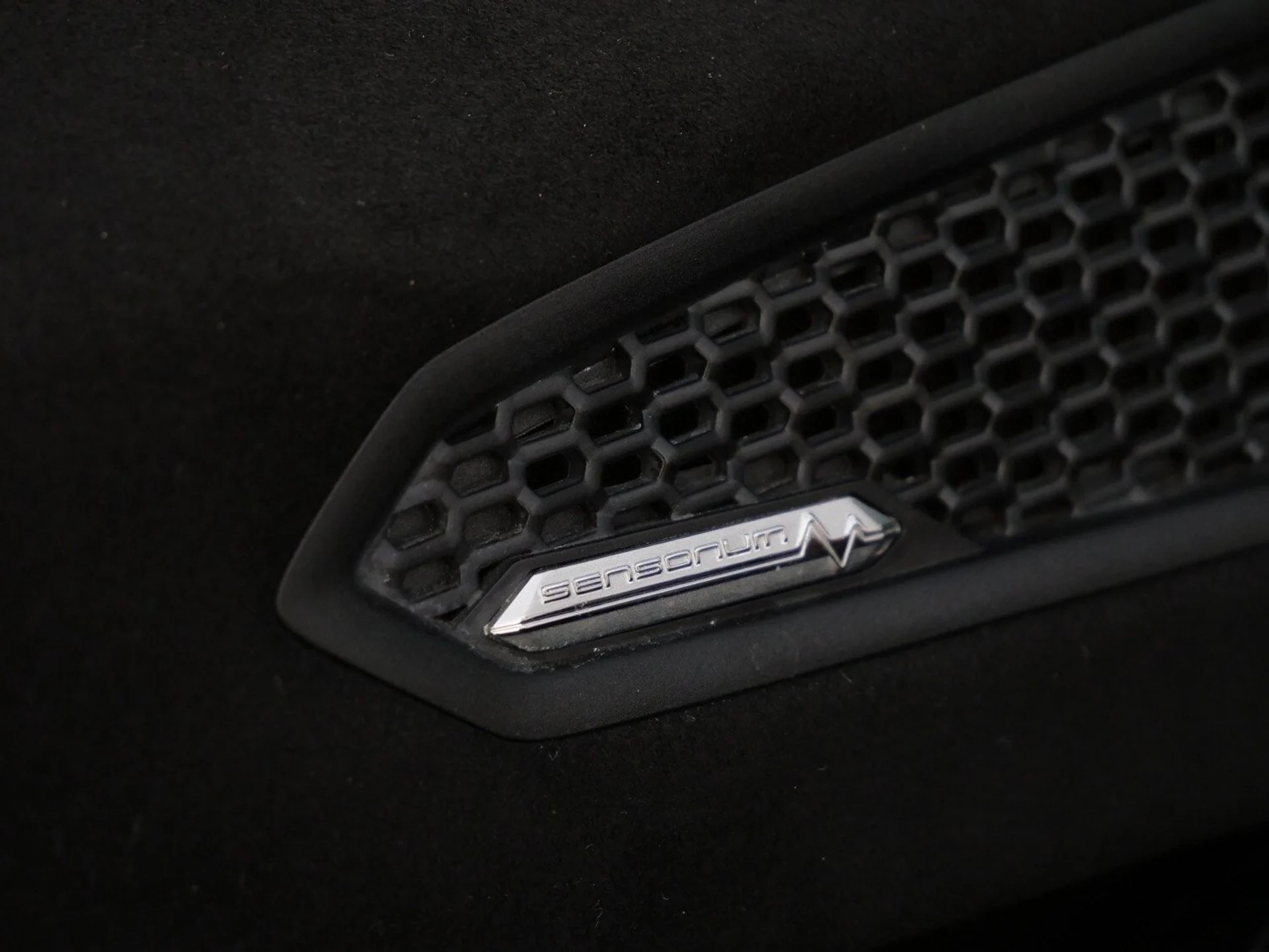 mph022_1891277339_a6efeeb6ce12acdd448d9b14a5b3b2dbx_144d009c86