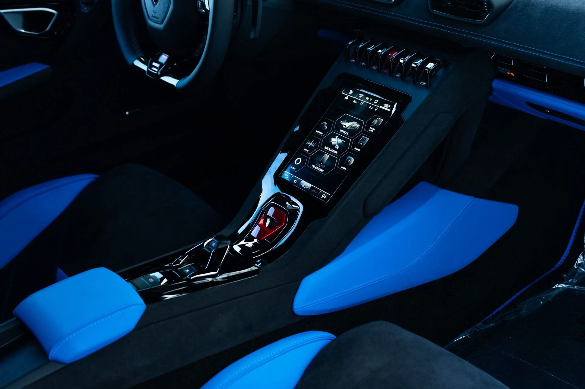 mph022_1894150207_Used_2024_Lamborghini_Huracan_Tecnica_1764704273_3b453e3c2f