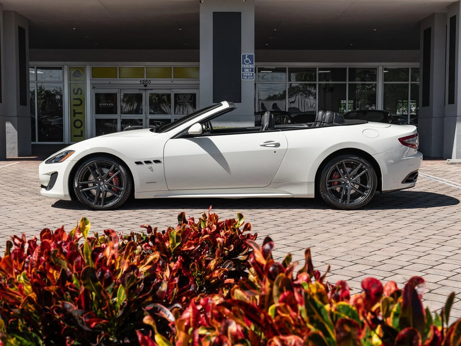 mph022_1895932665_Used_2015_Maserati_Gran_Turismo_Convertible_Sport_1760472365_4226872202