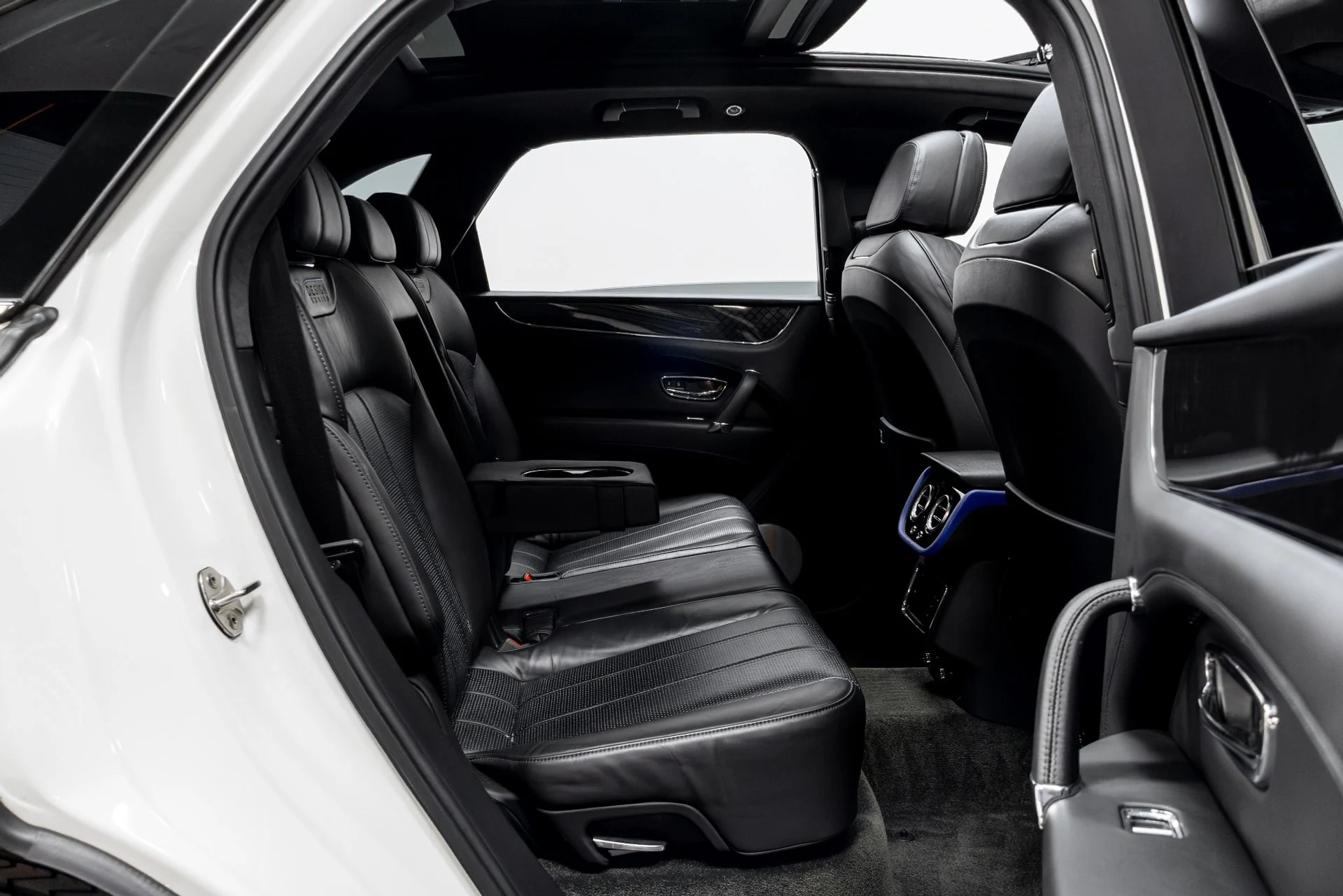 mph022_1899502821_Used_2020_Bentley_Bentayga_V8_1770245140_67a88f69bc