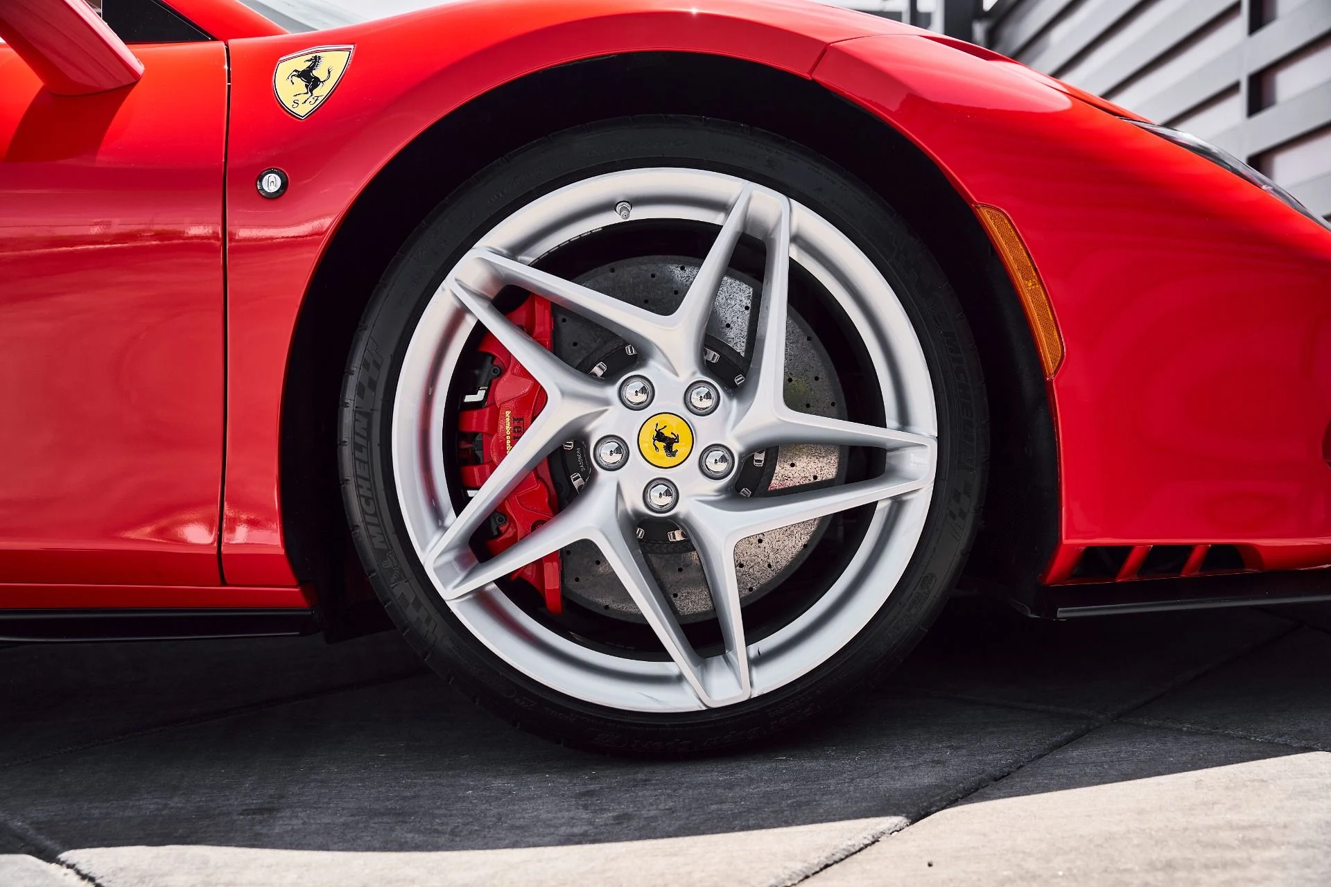 mph022_1900317340_Used_2021_Ferrari_F8_Spider_Base_1780443694_5735e85b5f
