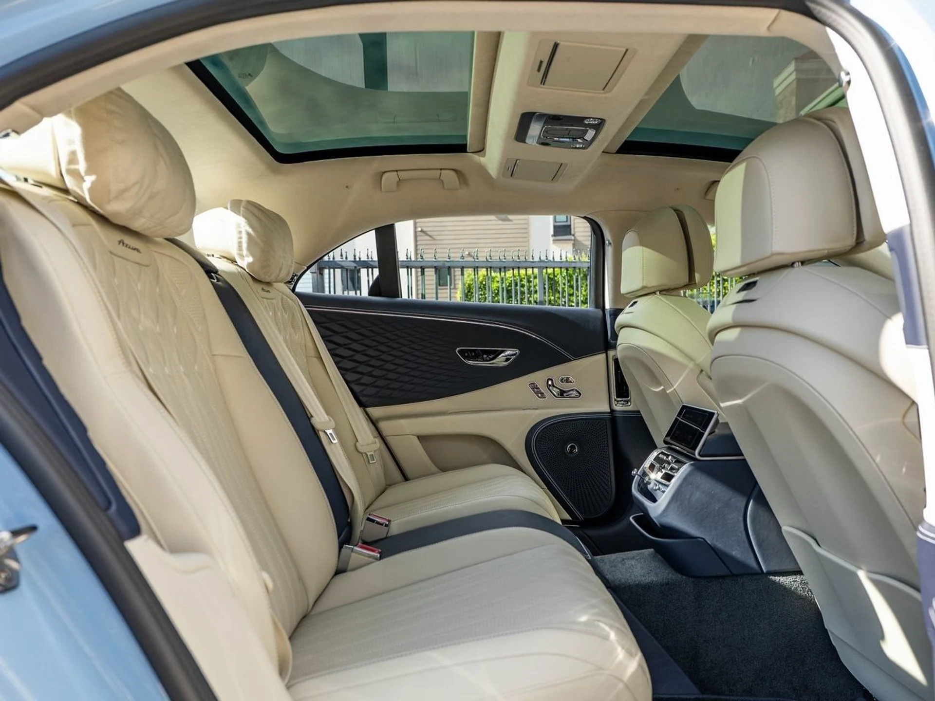 mph022_1904970722_a50c22101b7707e08c7a291231c5ed84x_383d99ac70