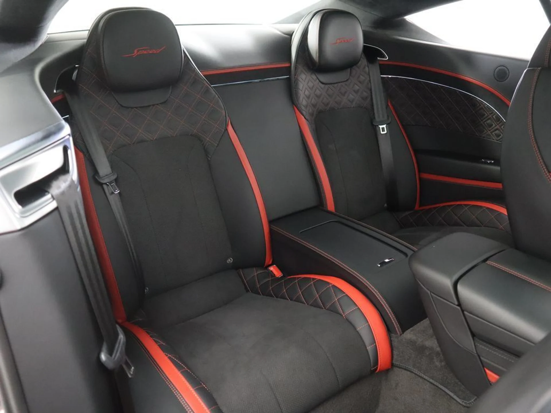 mph022_1906505870_used_2024_bentley_continental_gtmullinerw12coupe_8119_22988446_23_1024_2f23efdf72