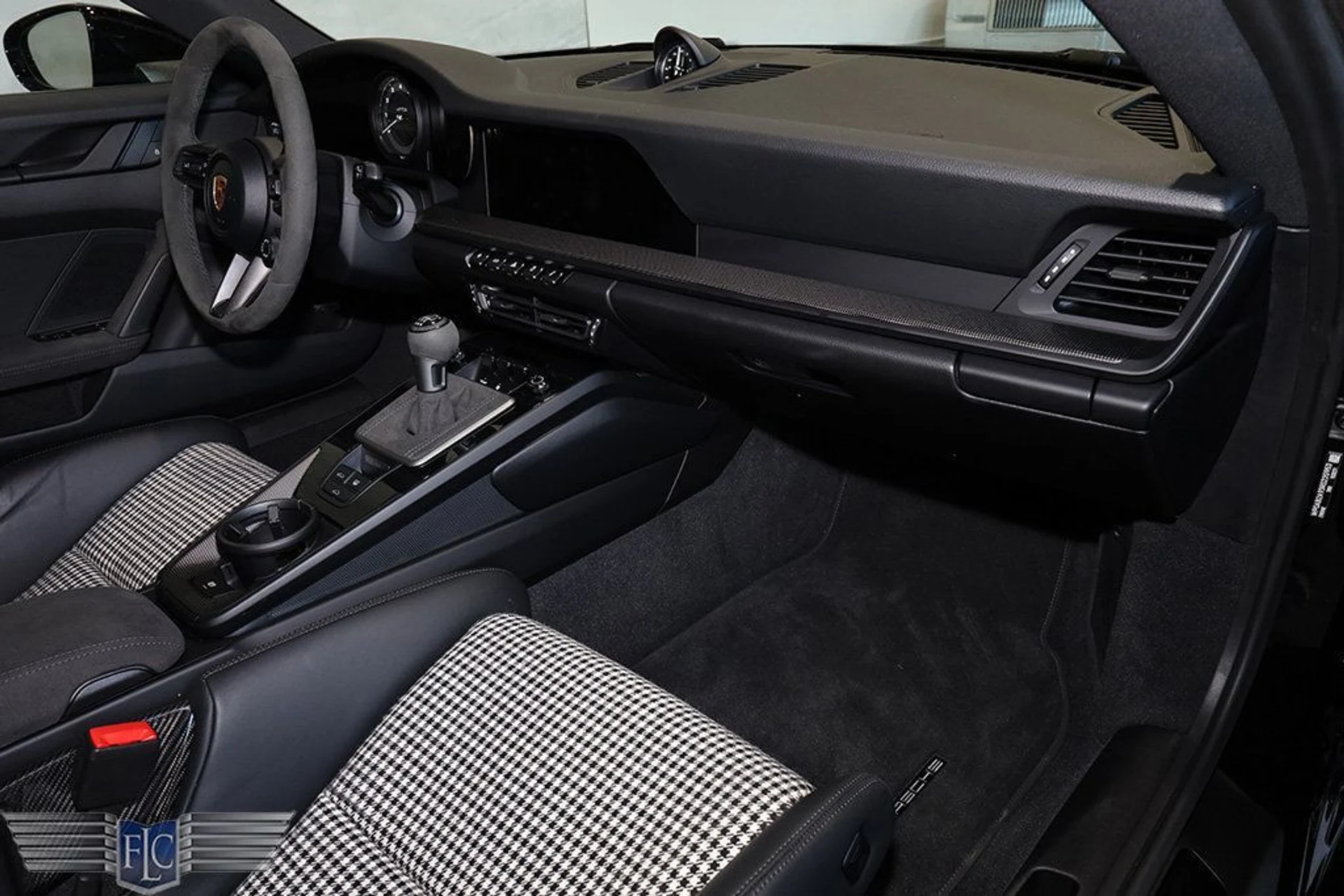 mph022_190742839_used_2024_porsche_911_carreragtscoupemanual_9689_22931180_23_1024_3c0971905f