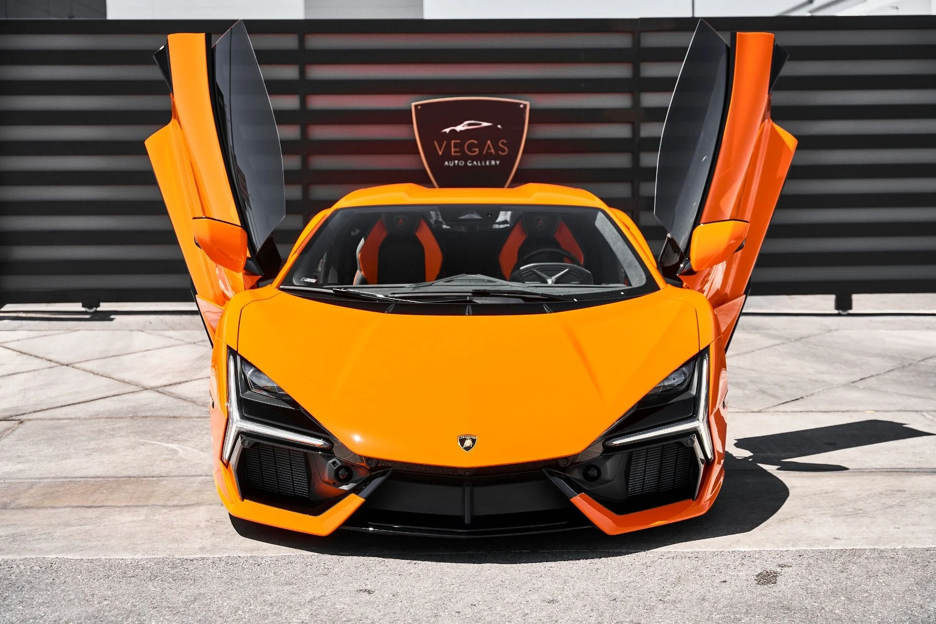 mph022_1909397821_Used_2024_Lamborghini_Revuelto_Base_1777394284_34073e4ea3