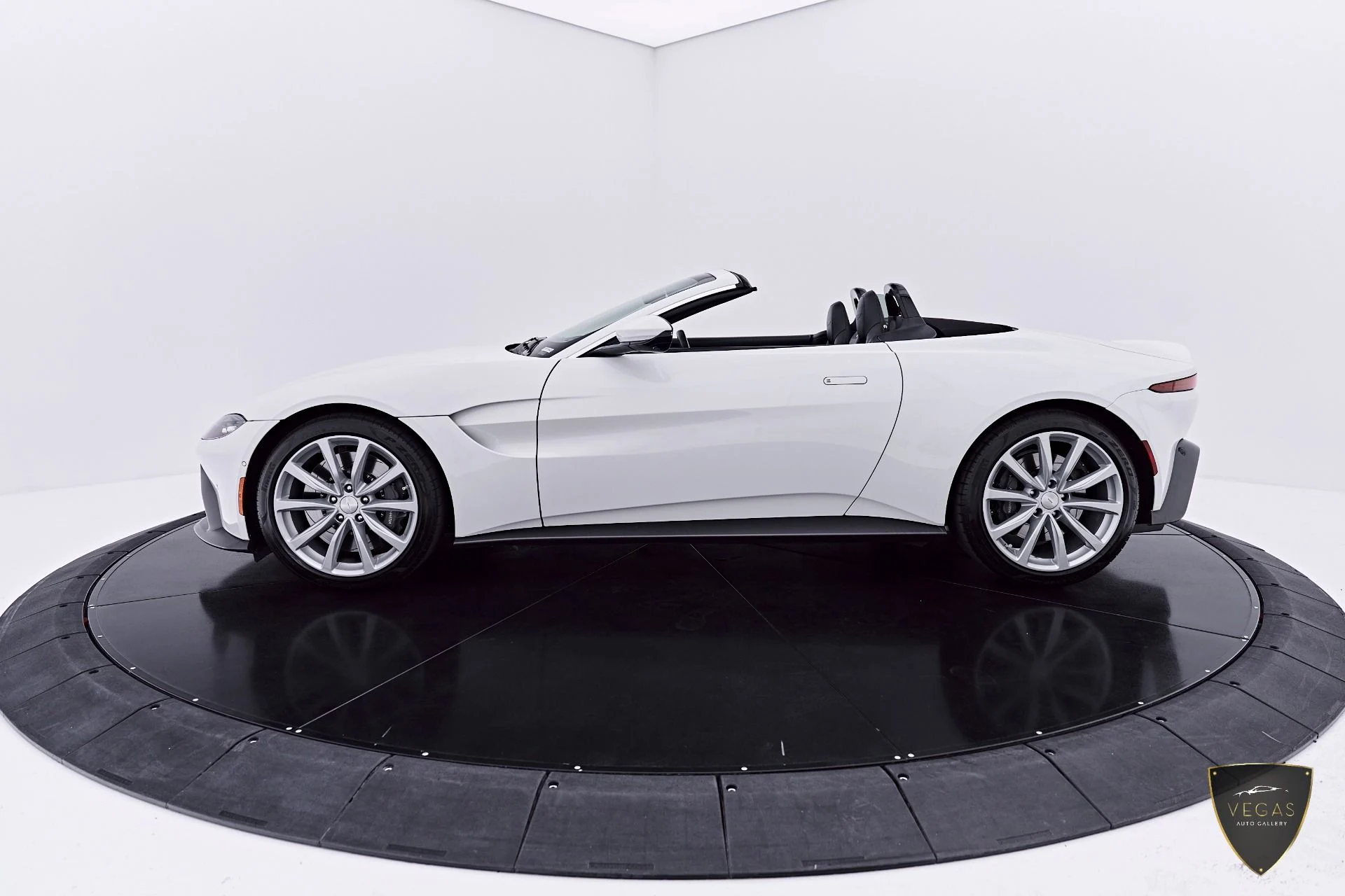 mph022_1910158759_Used_2023_Aston_Martin_Vantage_1783622425_bbd6bcecb1