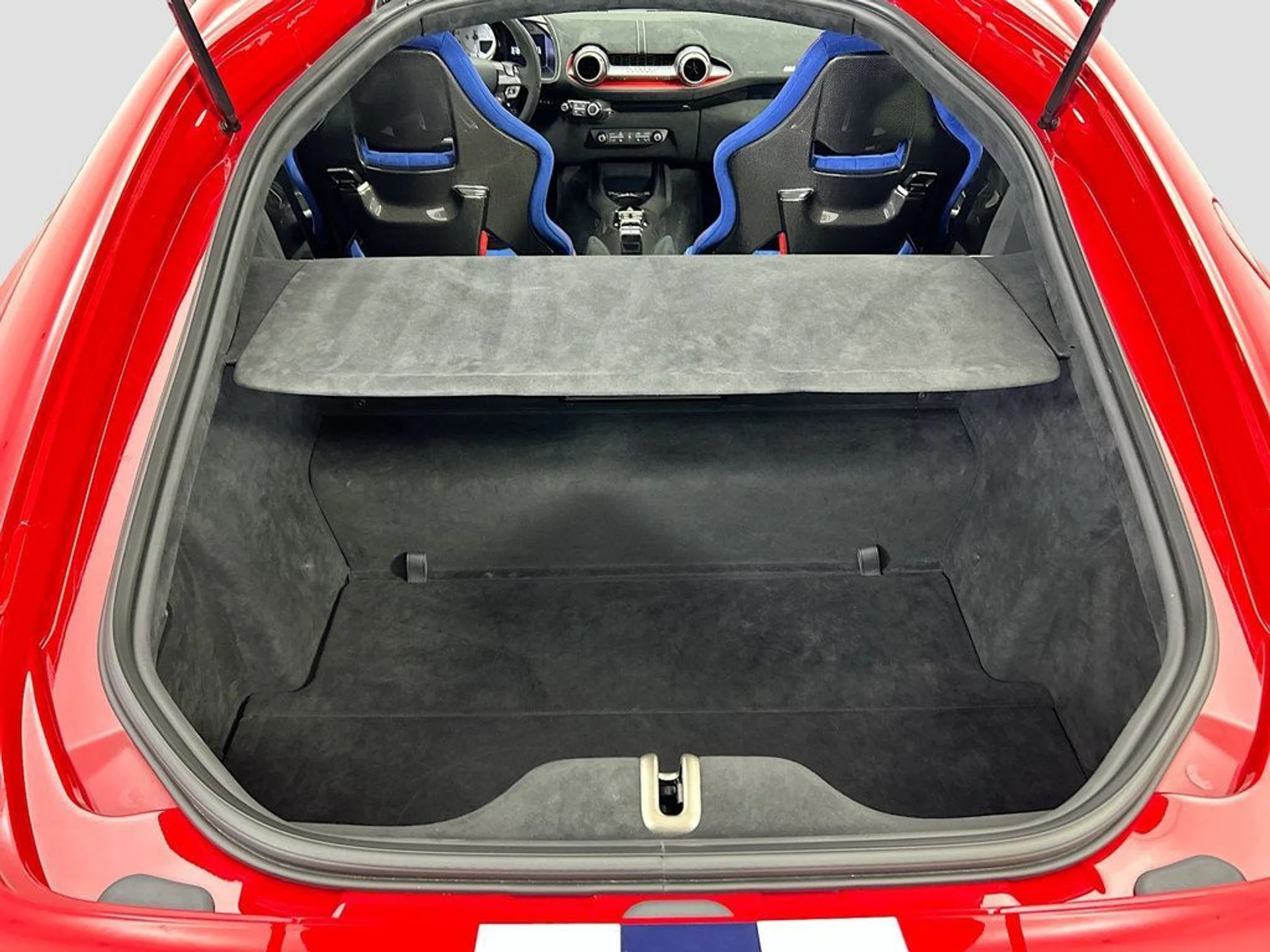 mph022_1912106020_used_2024_ferrari_812_competizione_consignmentcar_8119_22991795_23_1024_dc423b7953