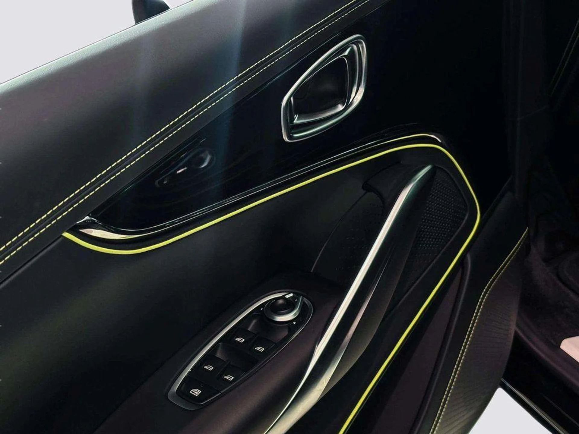 mph022_1914587499_Tqoxs_X_Bn9_Is6_UZENM_41so_TB_Wv_A_ca63b7275b