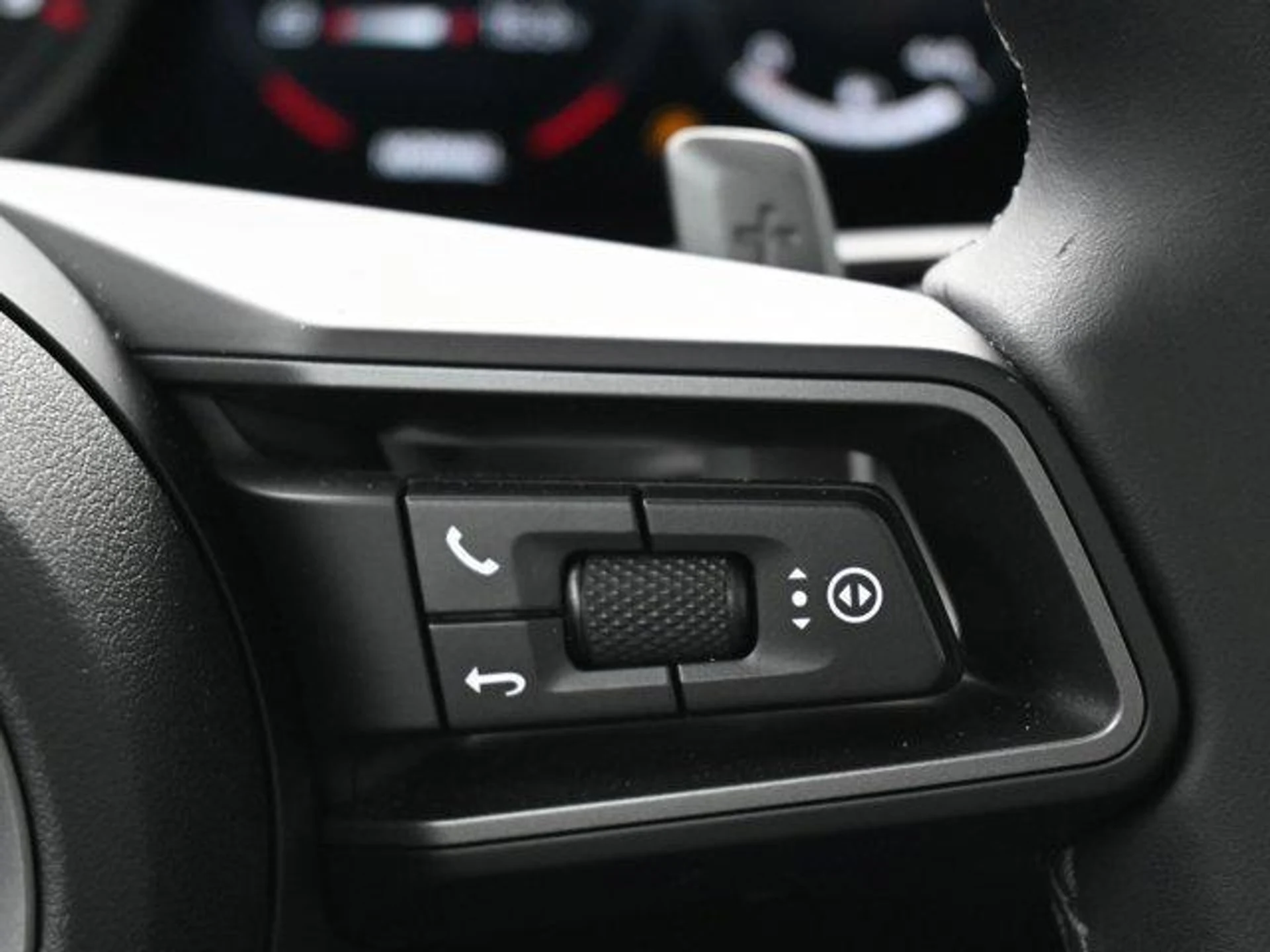 mph022_1917931846_6_Sa_Hwc_Z605_JN_7c_F_d_In_Mi_R_Ii7s_I_527a390d0f