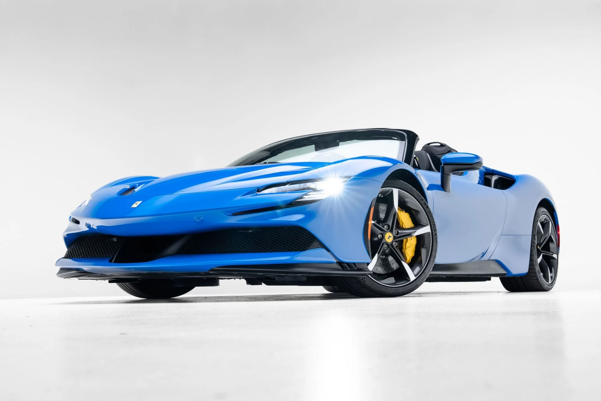 mph022_1919921604_Used_2024_Ferrari_SF_90_Spider_1772738738_a4e5fa227a