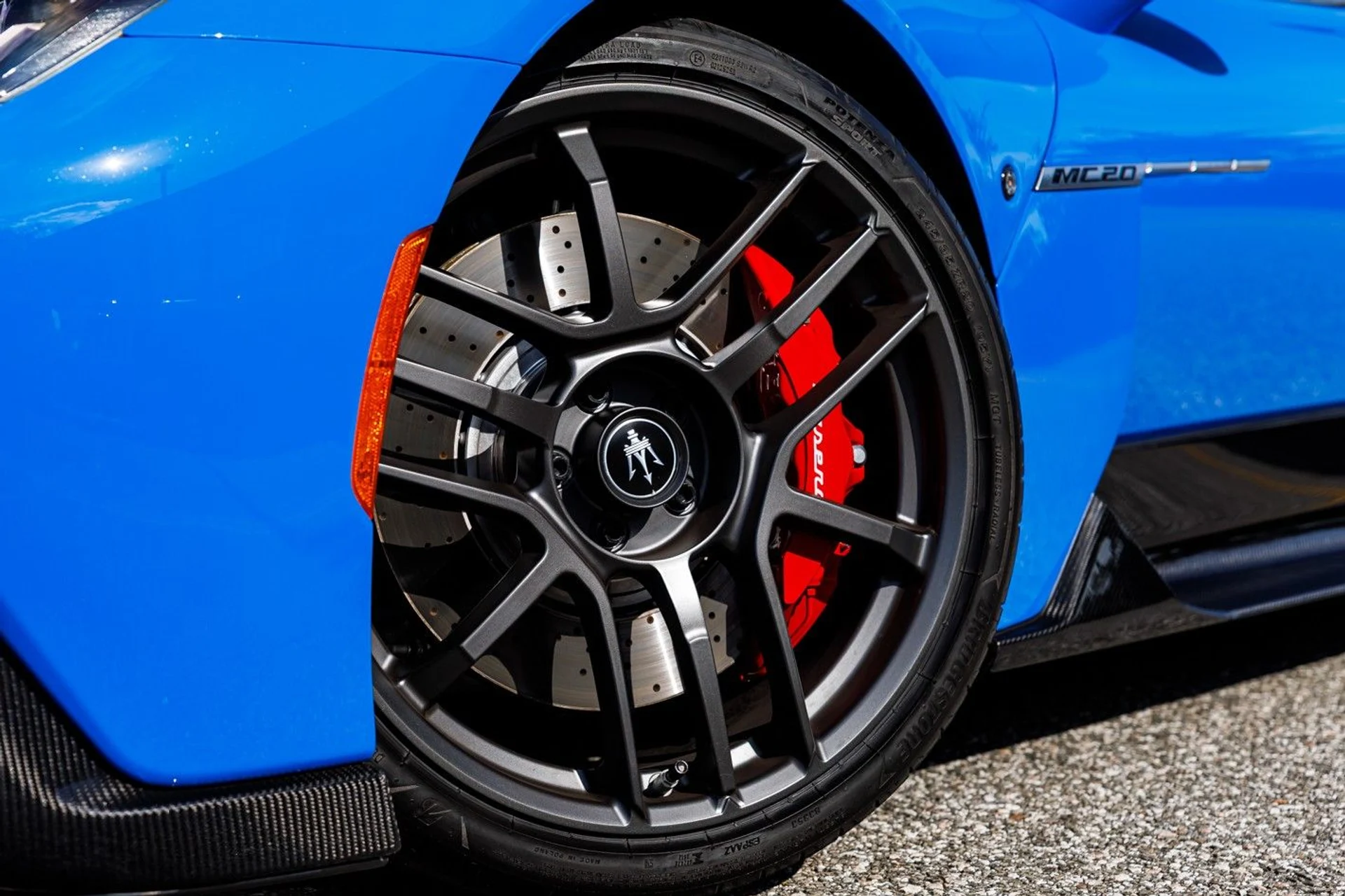 mph022_1921037681_641_p23_l_fc61d01d47