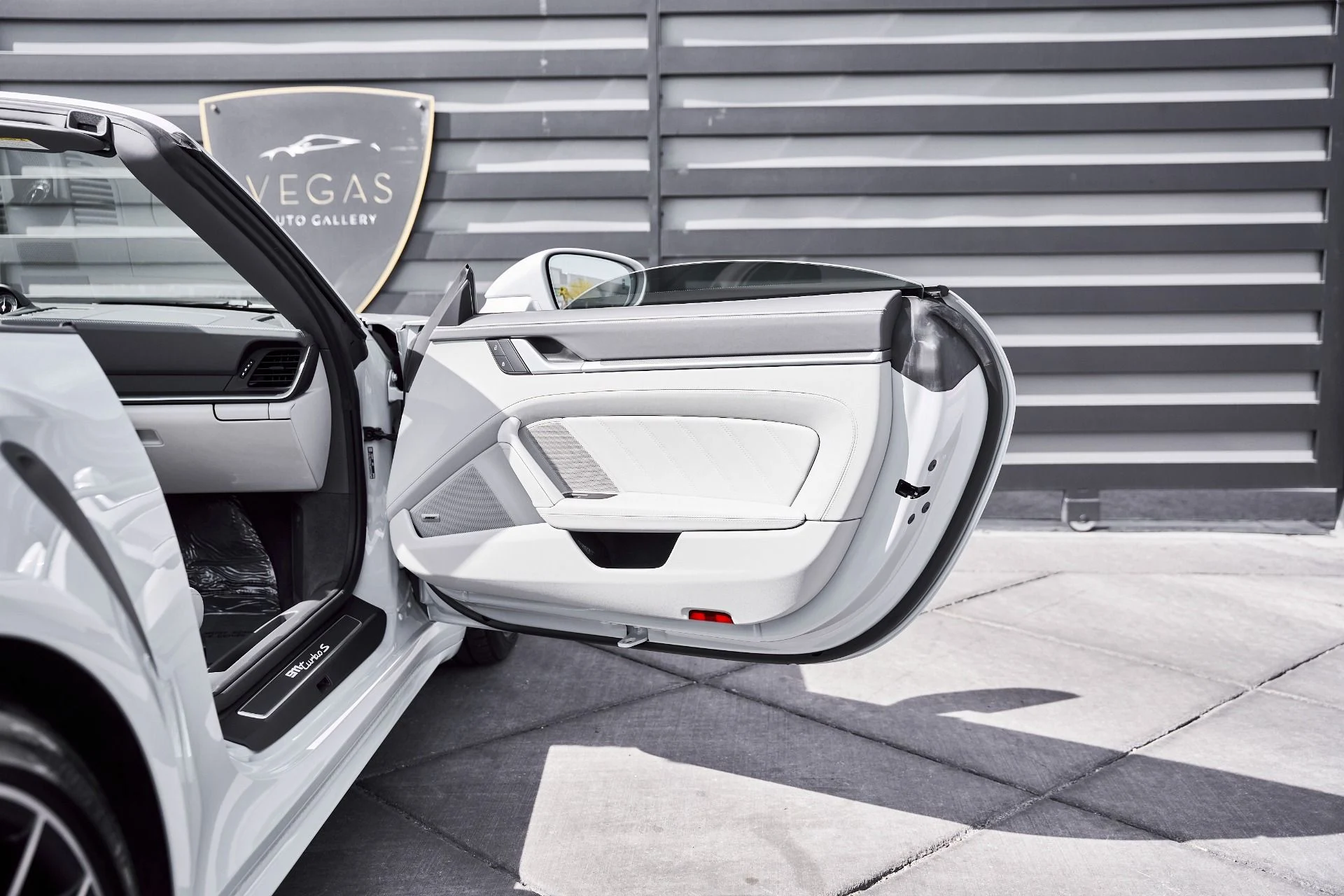 mph022_1923471493_Used_2025_Porsche_911_Turbo_S_1772157257_623346414b