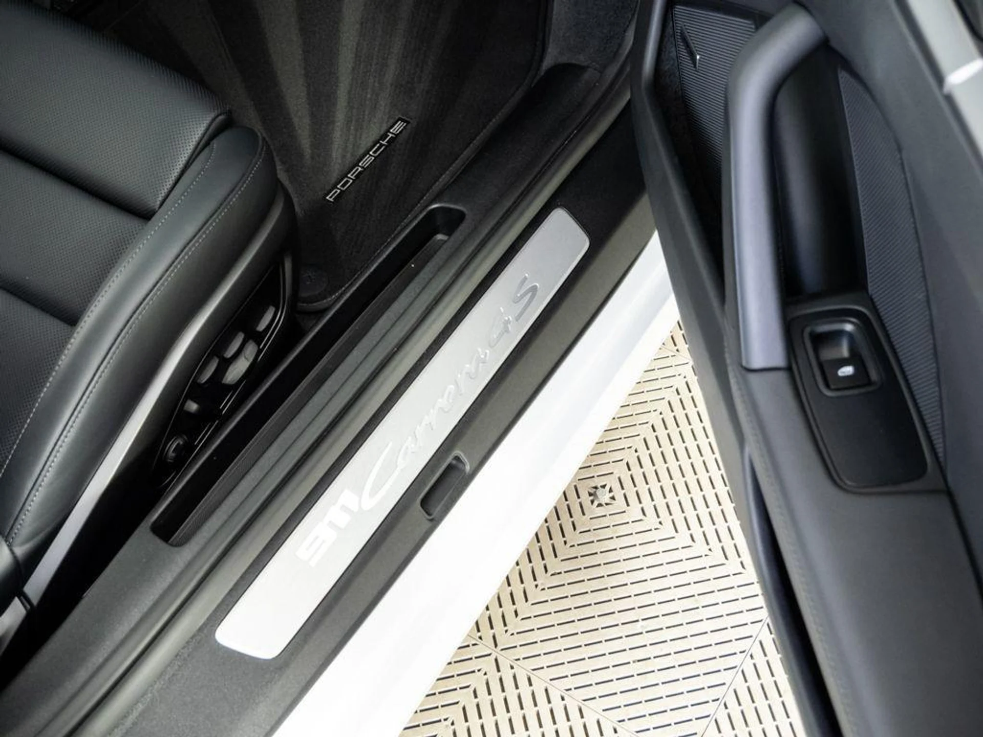 mph022_1929980070_xq9m9_M_Oa_P_Sm_Lmb_O_Bsi_Hsi_YO_Vf_FI_5466d83b3b