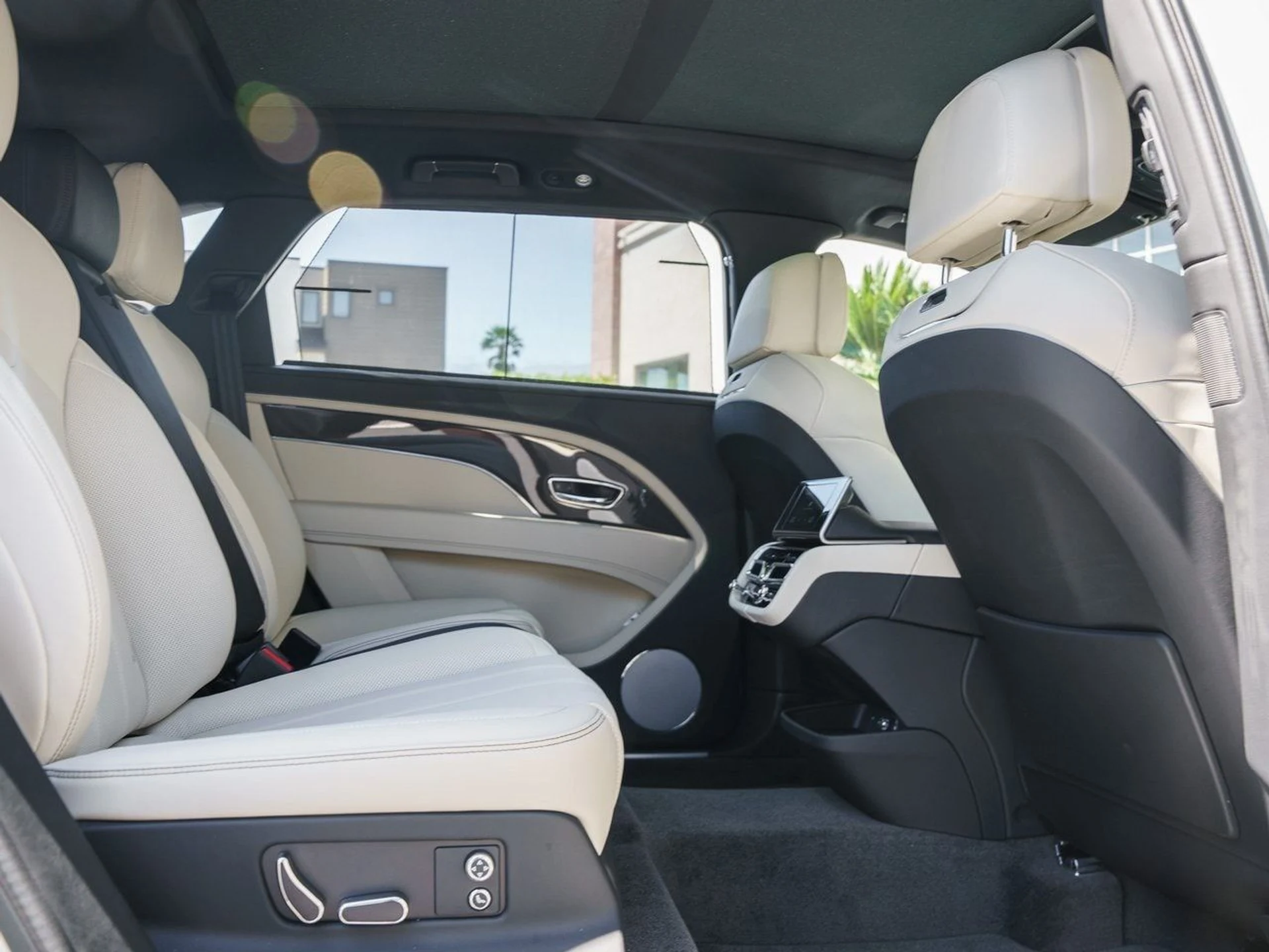 mph022_1935608130_5ed154067521618c35cc33484cc64492x_a28fc1fbf0