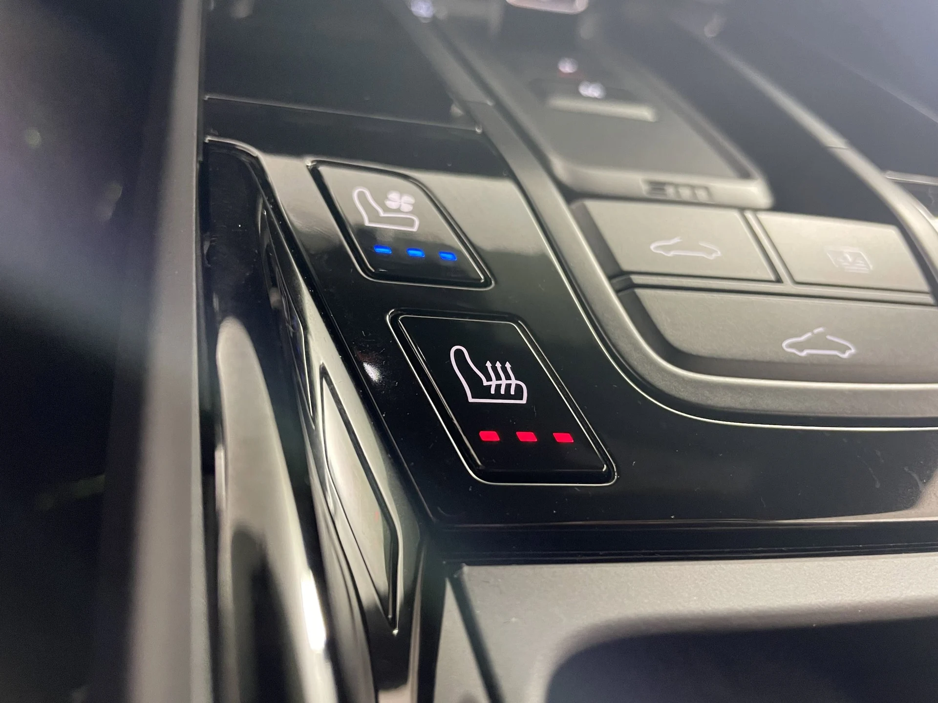 mph022_1941698940_0ffc4d4e7aebd88ee0d387fe32918fb4x_f99eaed454