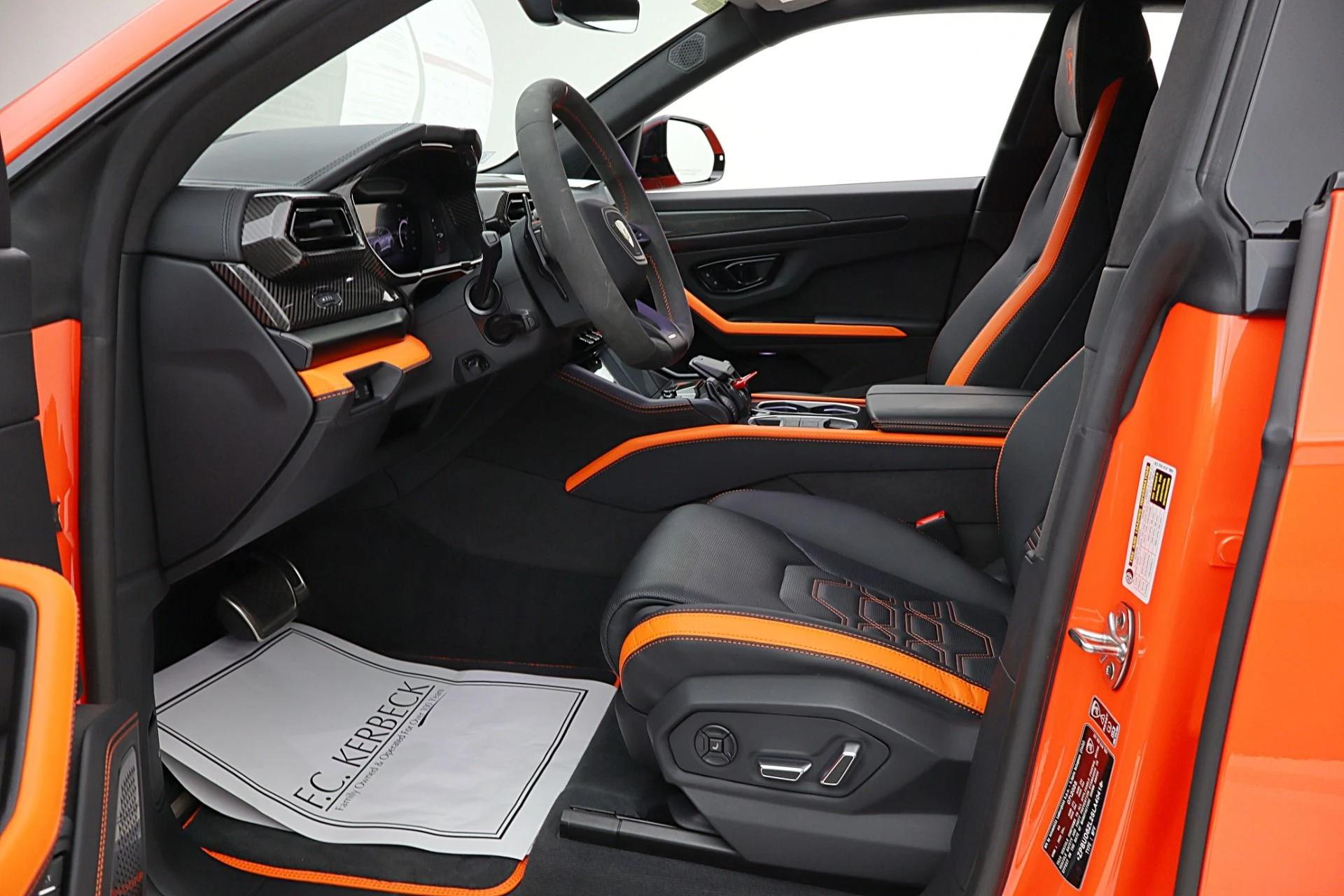 mph022_1942334136_Used_2025_Lamborghini_Urus_SELEASE_OPTIONS_AVAILABLE_02f8bc224e