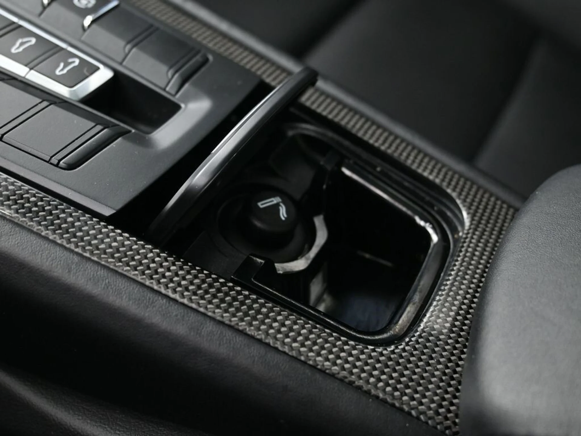 mph022_1943249798_c3d93d8125e91bd90604ded66766069fx_8f346290dc