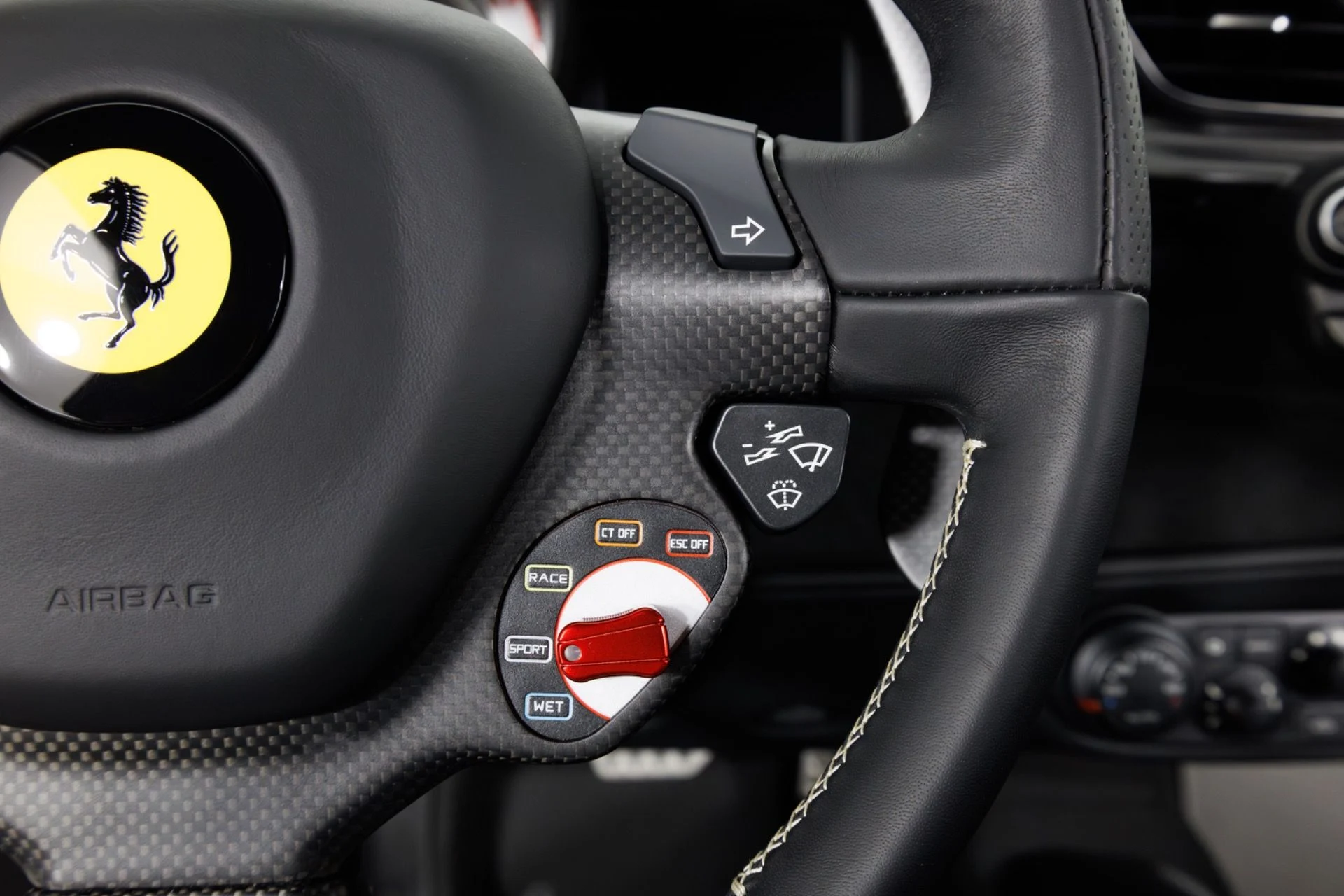mph022_1943497151_Used_2019_Ferrari_488_Pista_1781884388_cfab6a6d5f