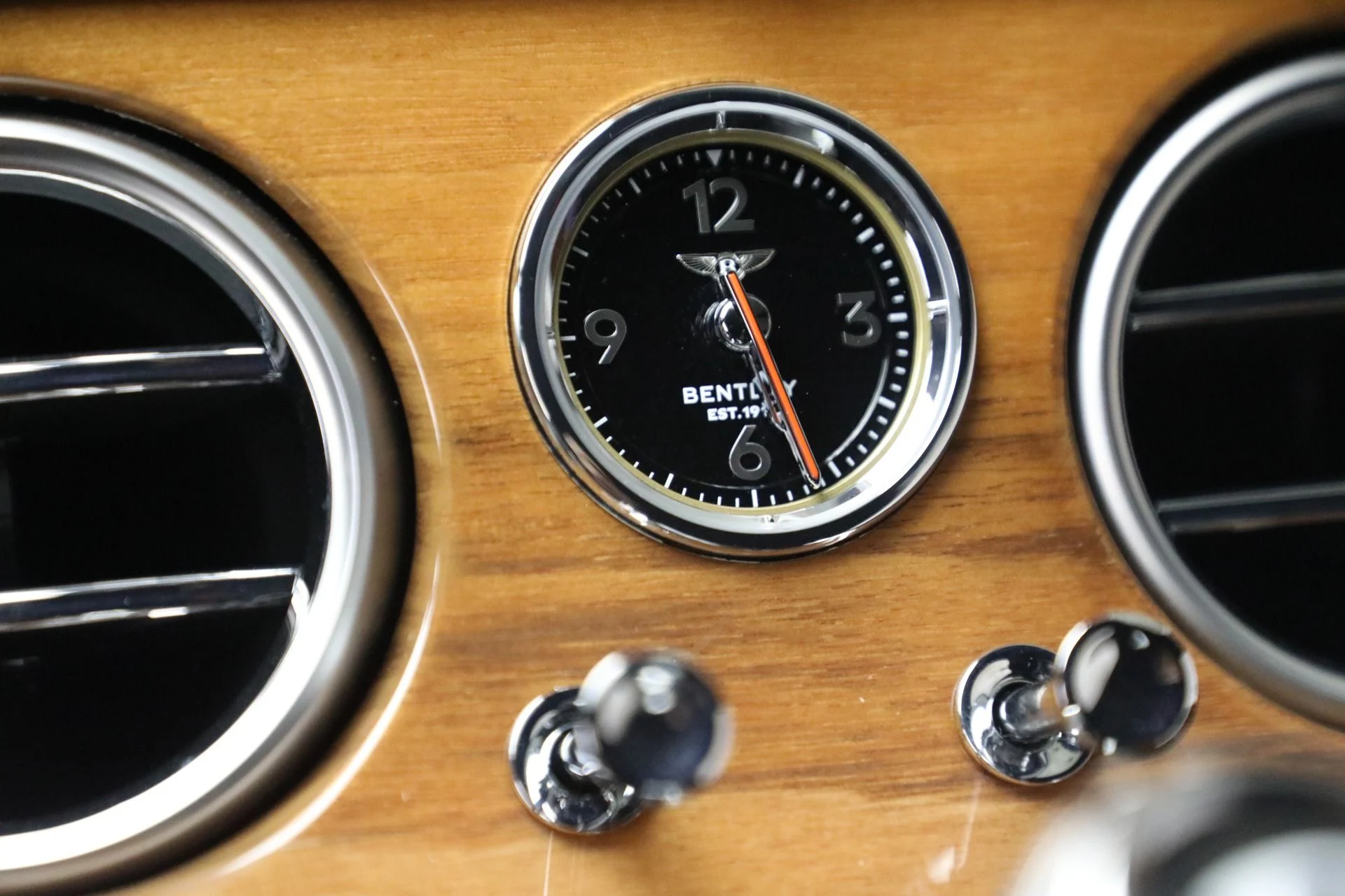 mph022_1948217583_Used_2024_Bentley_Continental_GT_Edition_8_1766446141_c3a221c966