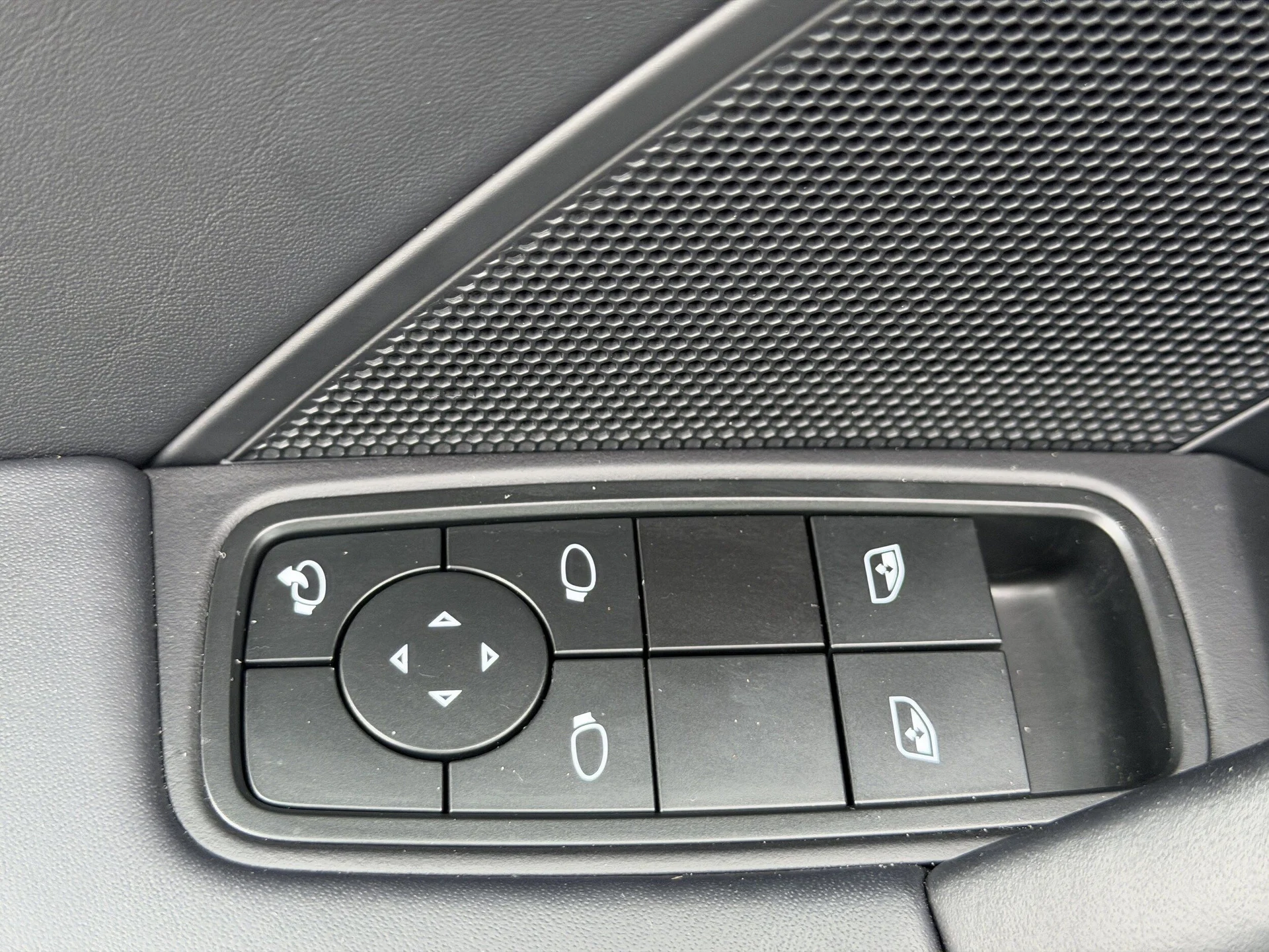 mph022_1955211224_72dd69f13d3bc97f406fd0558d629b00x_fa518d3c48