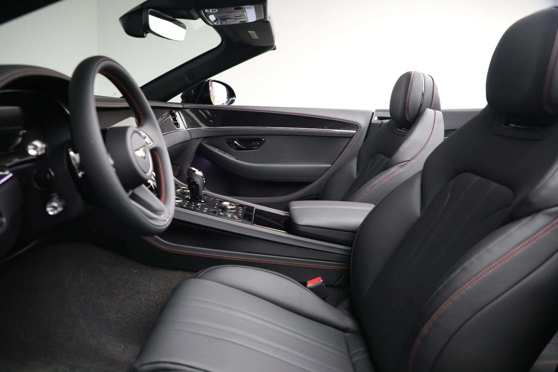 mph022_1970506763_New_2025_Bentley_Continental_GTC_Black_Edition_4b09bcffd4