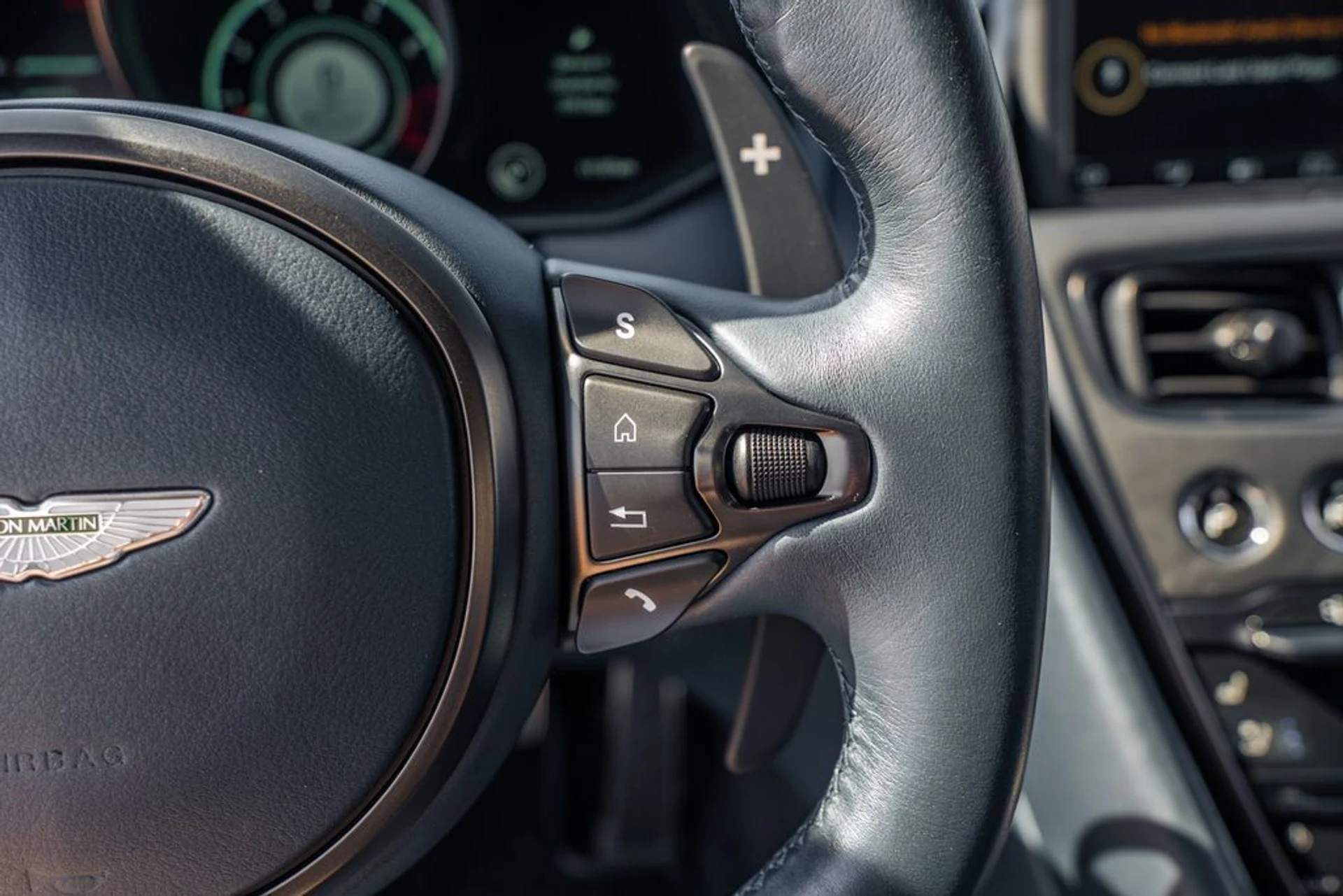 mph022_197143405_9b7cf96f48390fc8ceb9c1c86ebfc451x_58bc6bc3b9