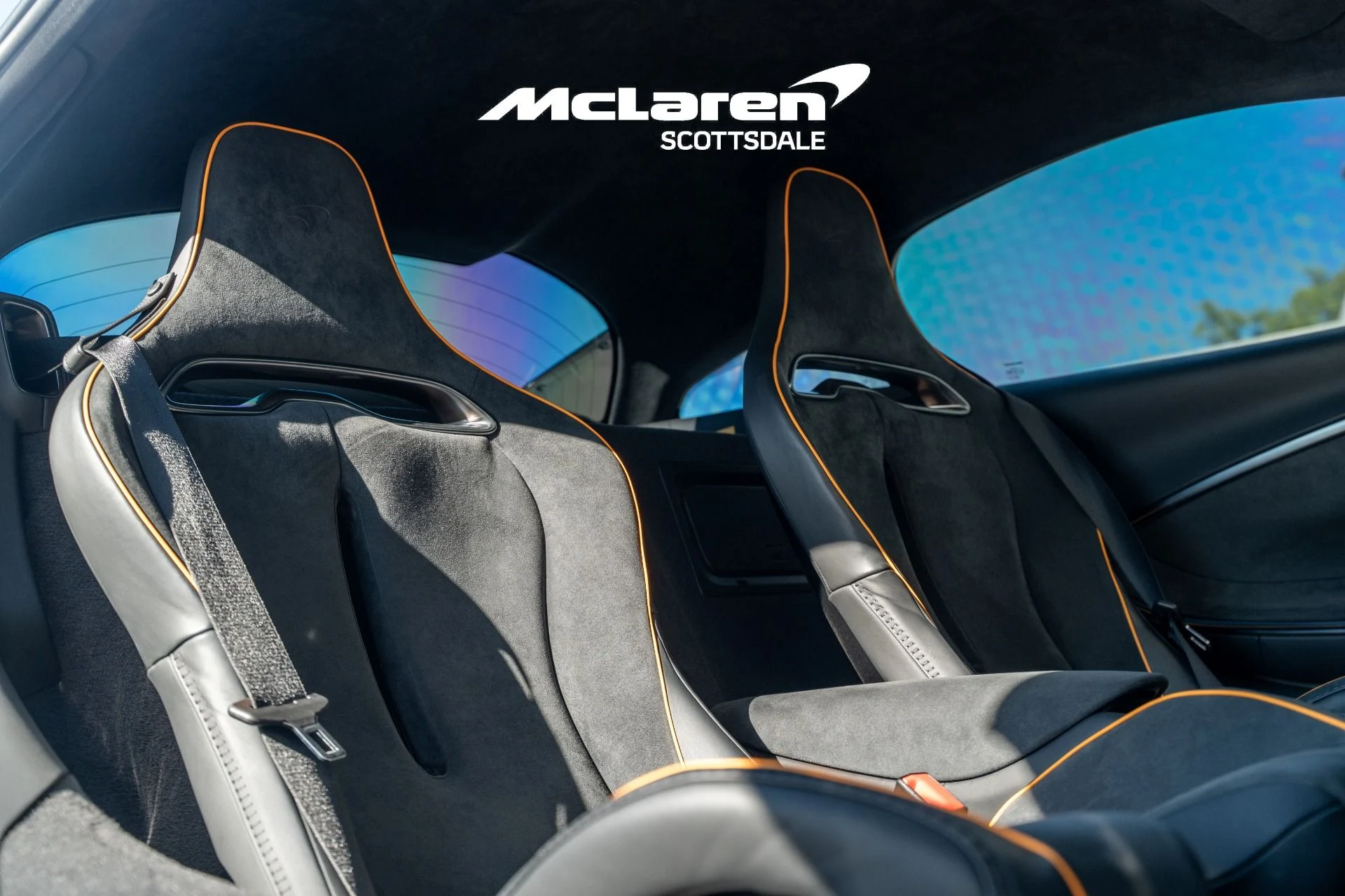 mph022_1973394334_Used_2023_MCLAREN_ARTURA_1758922926_900751e296