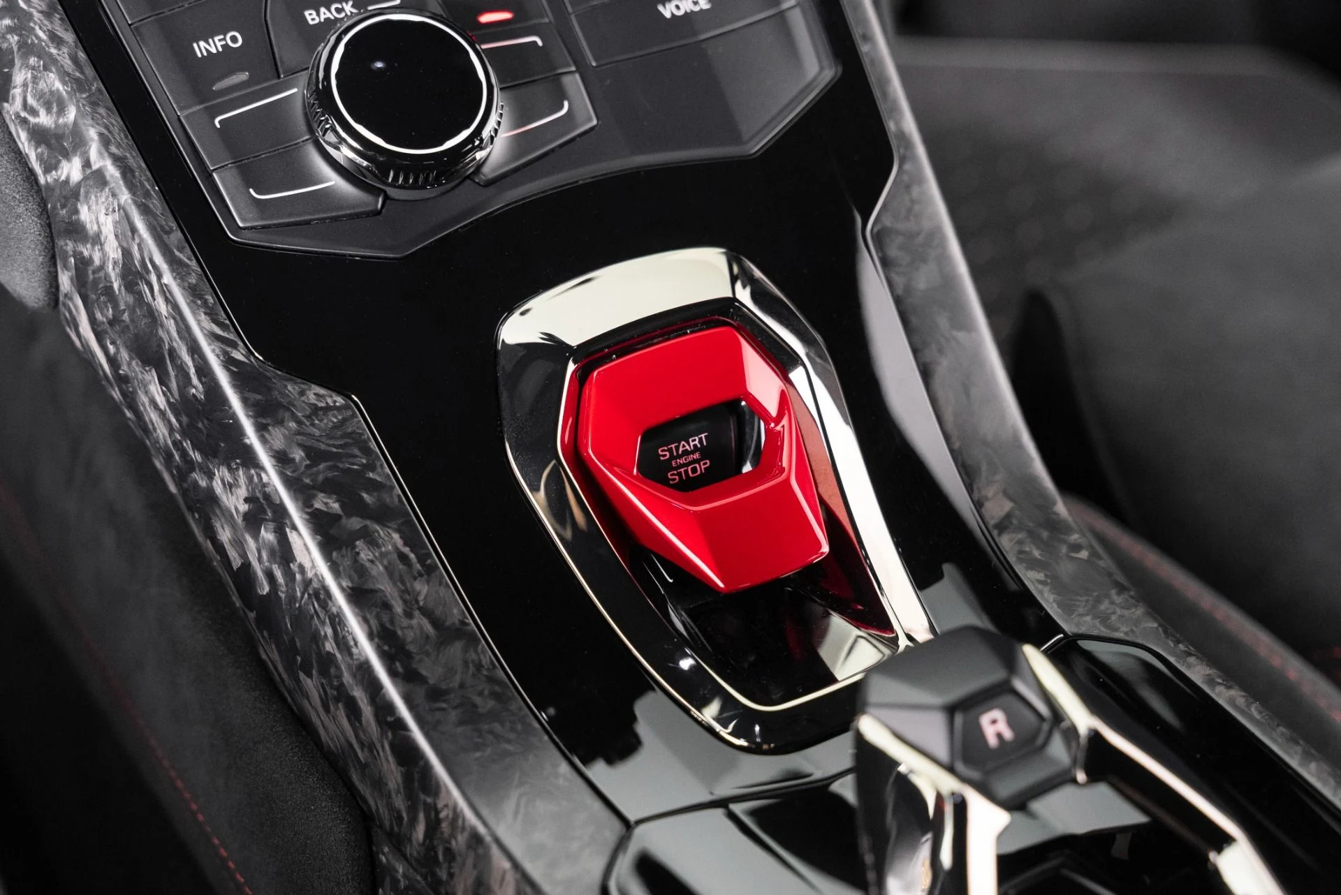 mph022_1976617679_Used_2018_Lamborghini_Huracan_Performante_1750119348_e53da67daf