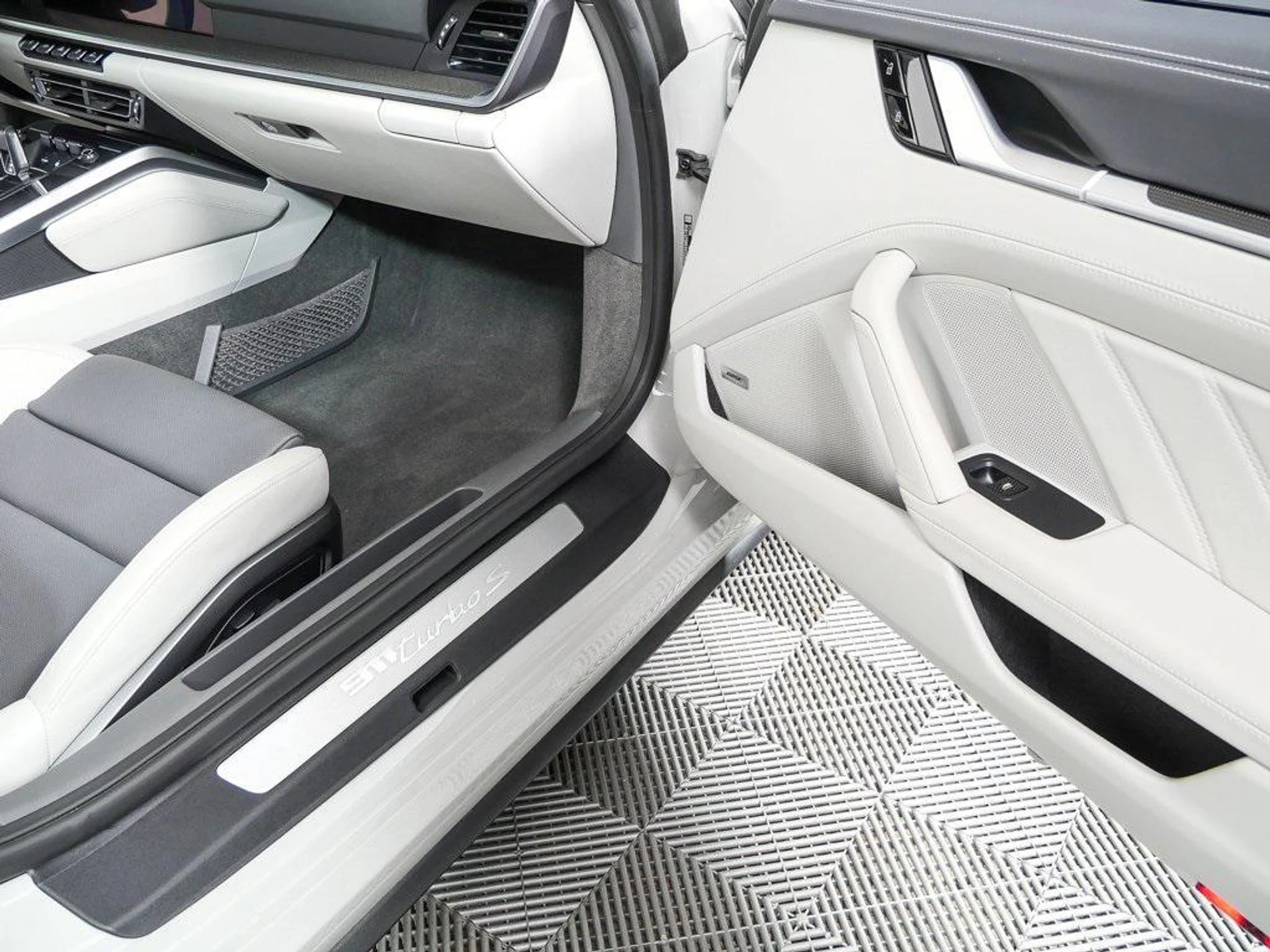 mph022_1977219843_51_V_Ah_Zhg_O0_QA_Cy_RXFY_Oxc_AJ_6b_Y_82bd7bfd85