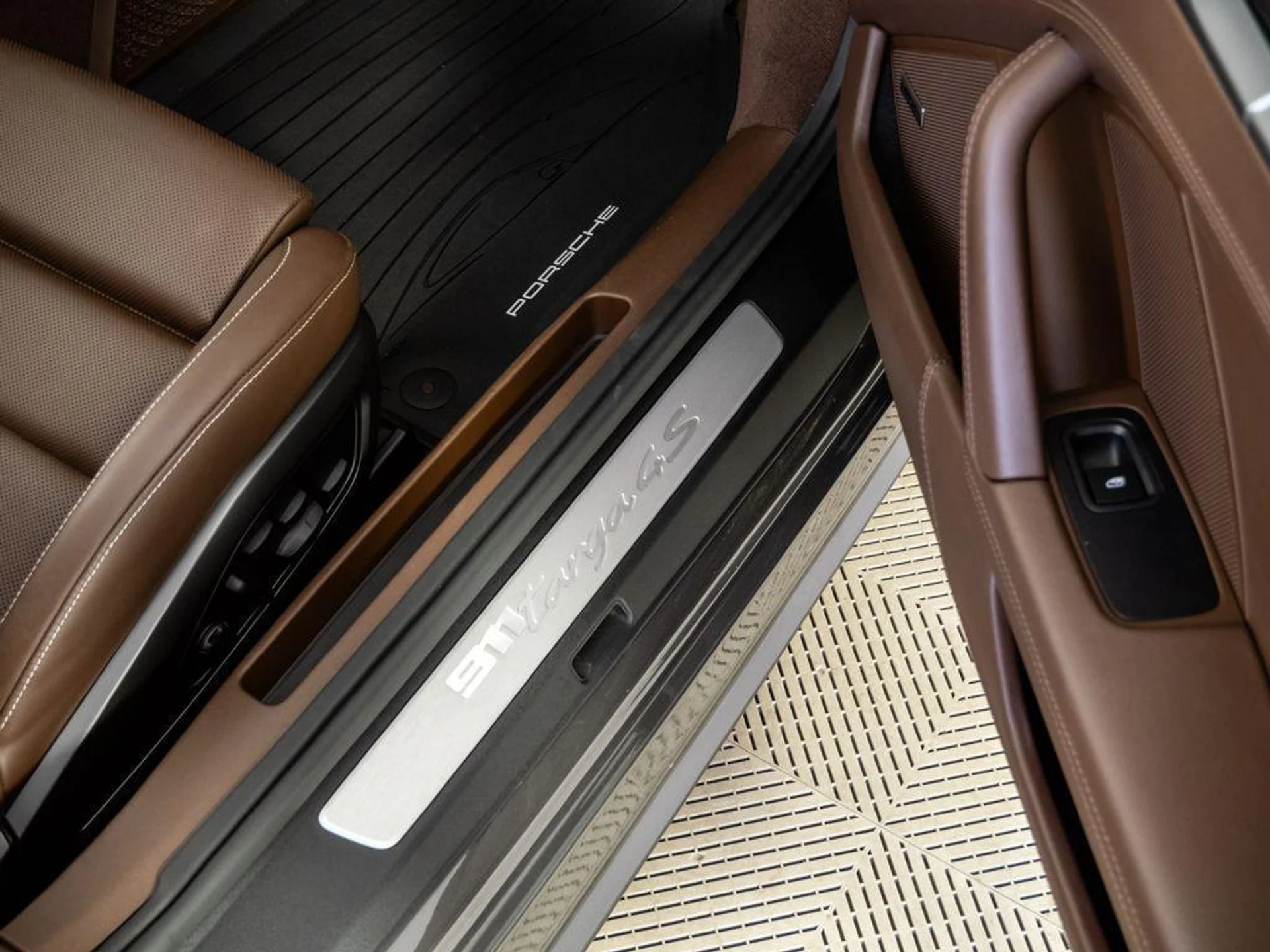 mph022_1978704023_251y66_NF_Y_Qlw6_X_Sk_IIZ_Sa_Zl_DY_4c5adc98fd