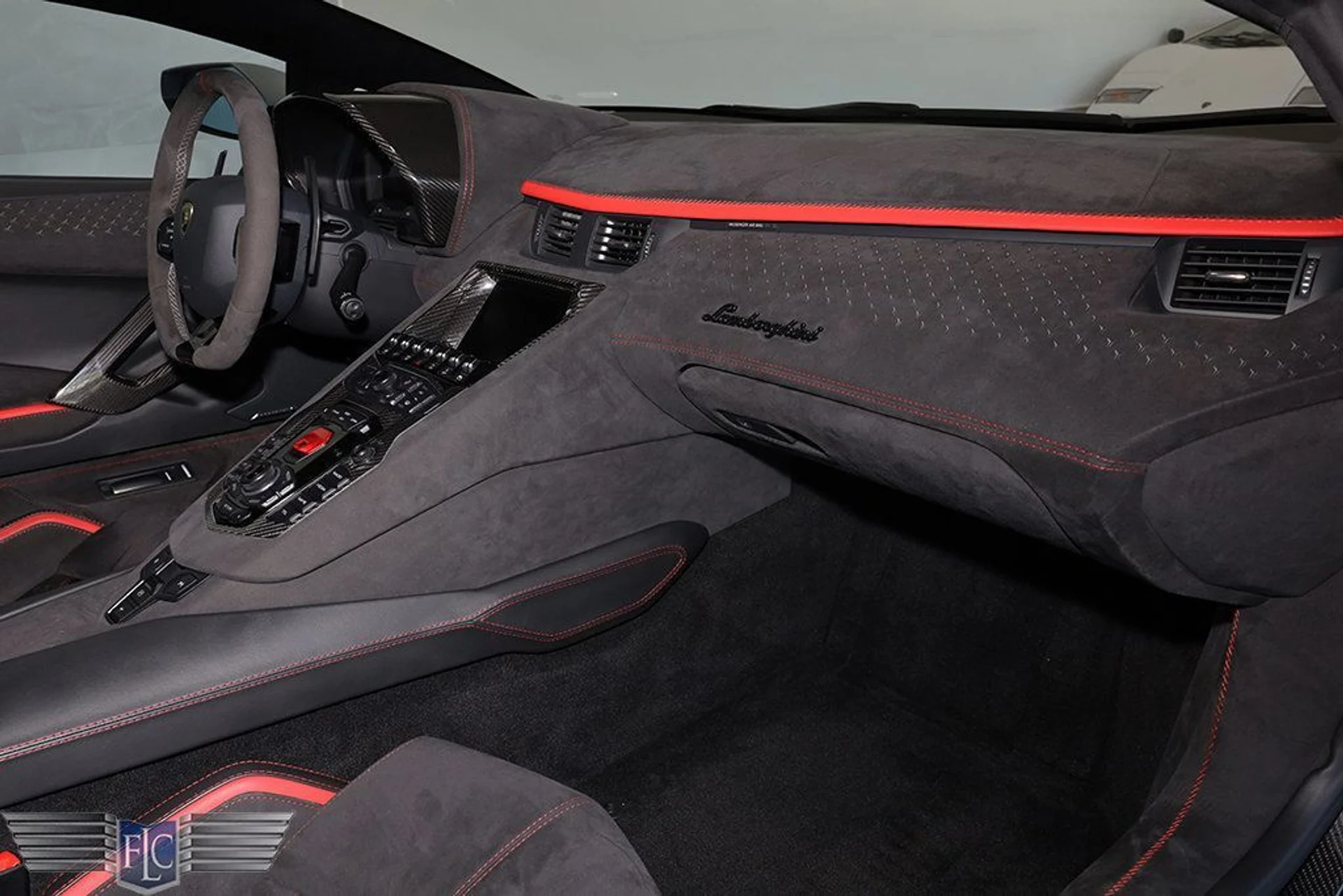 mph022_1978778456_used_2022_lamborghini_aventador_lp7804ultimaecoupe_9689_22906209_23_1024_26539774a2