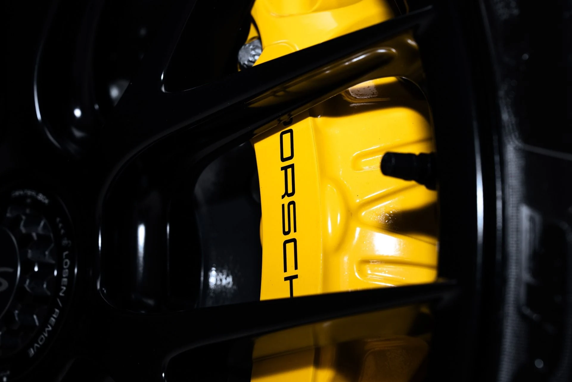 mph022_1990576251_Used_2024_Porsche_718_Cayman_GT_4_RS_1775511445_ba994d9499