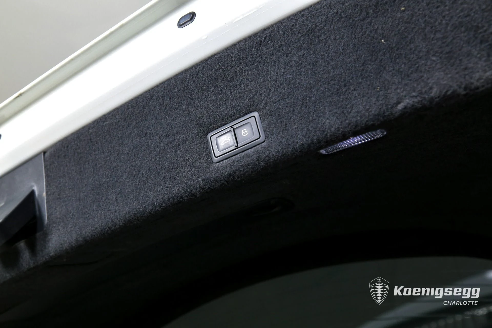 mph022_1997363715_Used_2019_Lamborghini_Urus_1760976119_e0ed04cce8