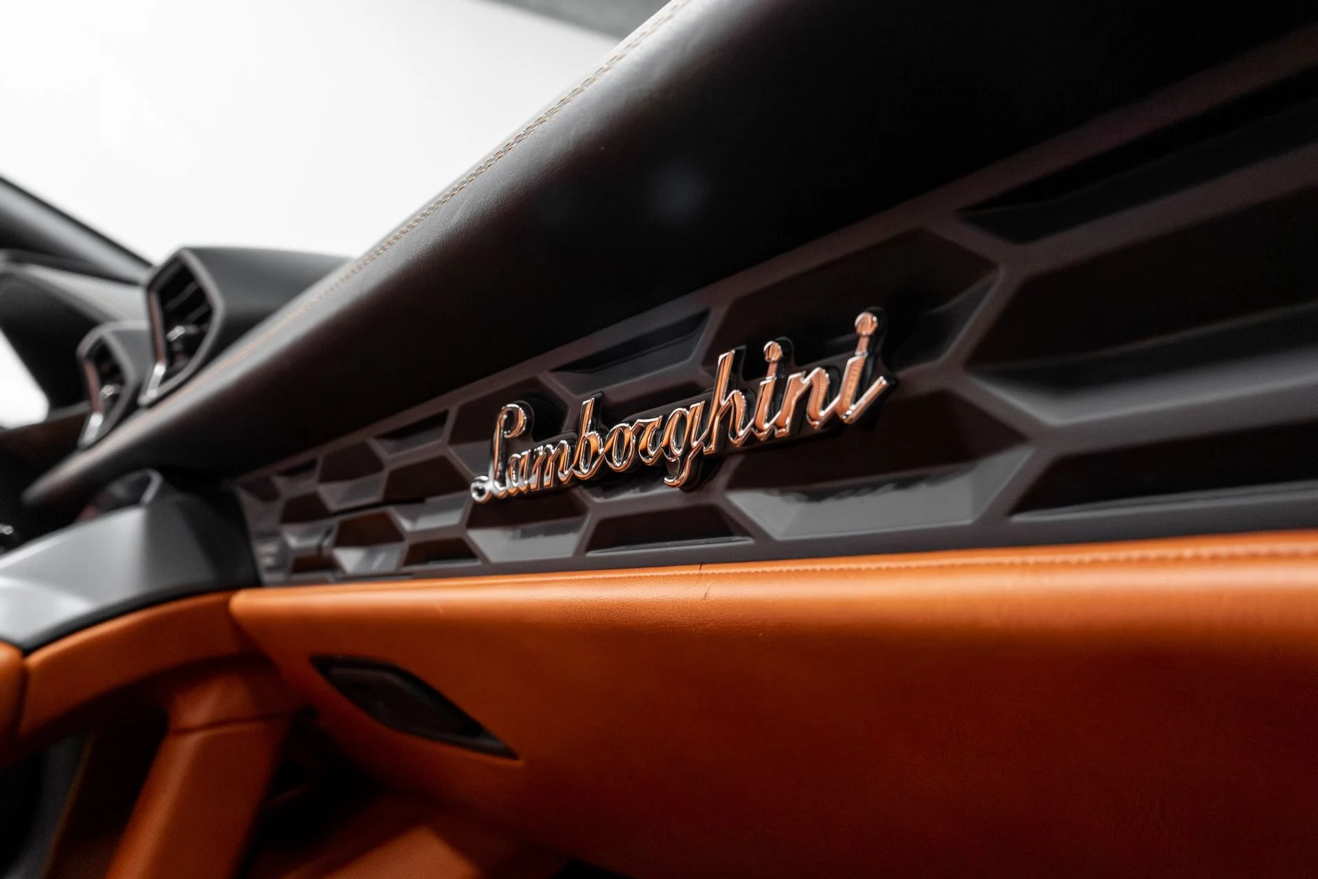 mph022_200505950_Used_2019_Lamborghini_Huracan_LP_580_2_S_1770412340_29722b177a